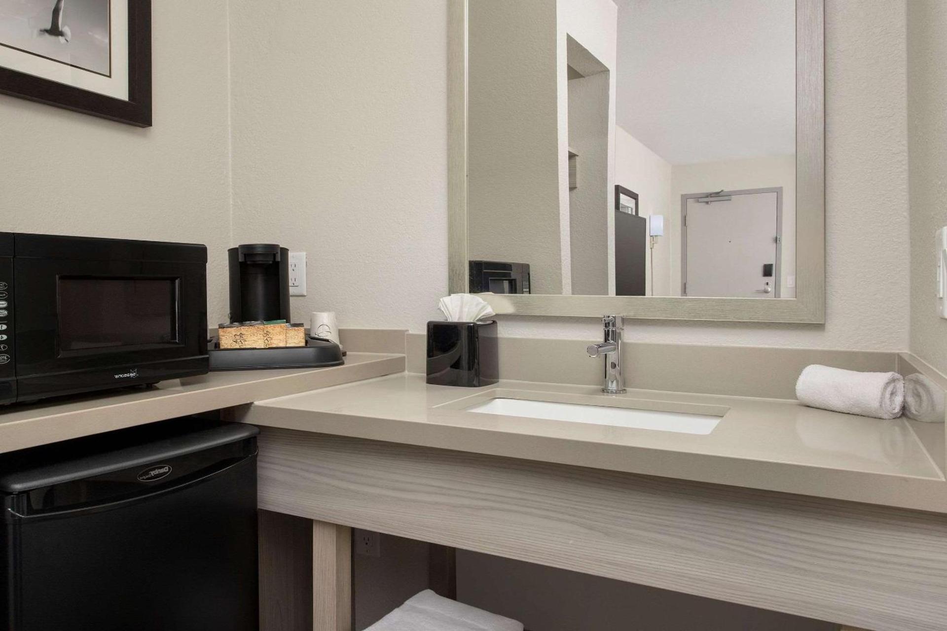 Quality Inn Atlantic Beach-Mayo Clinic Jax Area photo 32