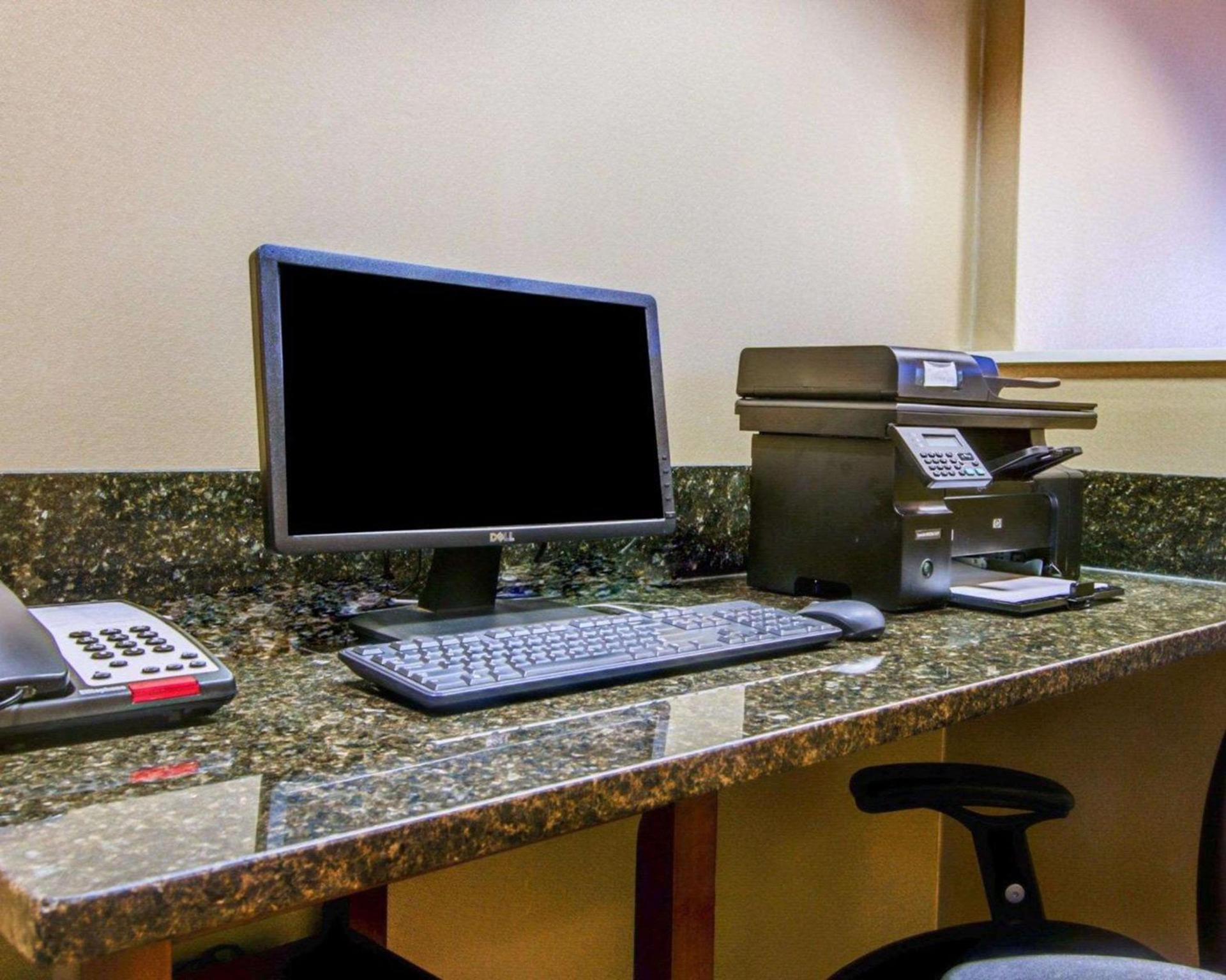 Comfort Suites Northside Hospital Gwinnett photo 21
