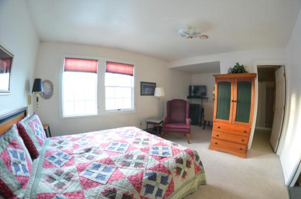 Colony Inn photo 3