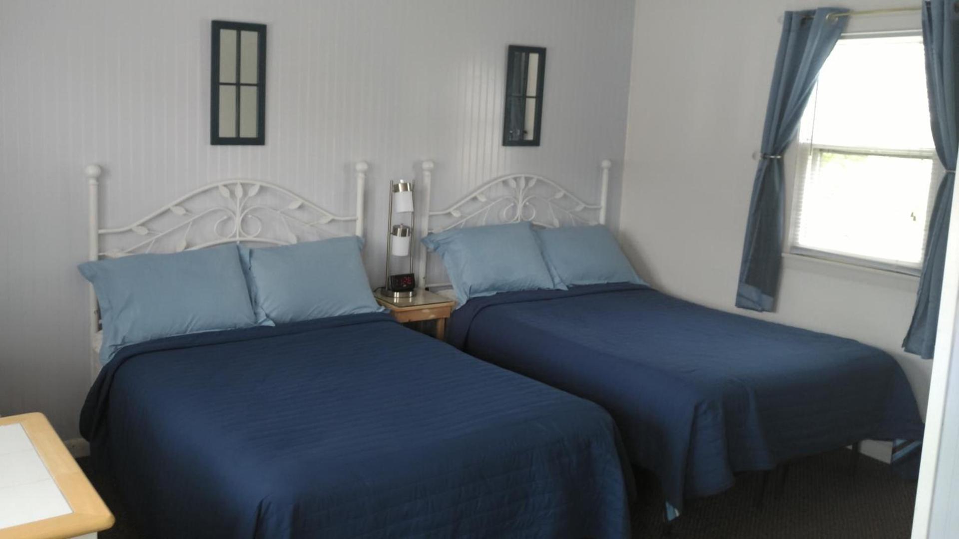 Midway Lodging photo 25