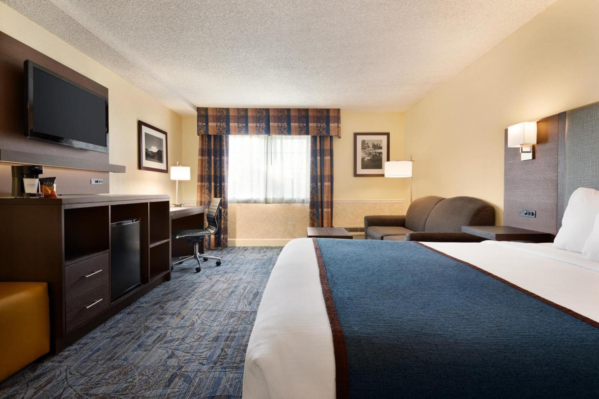 Ramada by Wyndham Spokane Airport photo 57