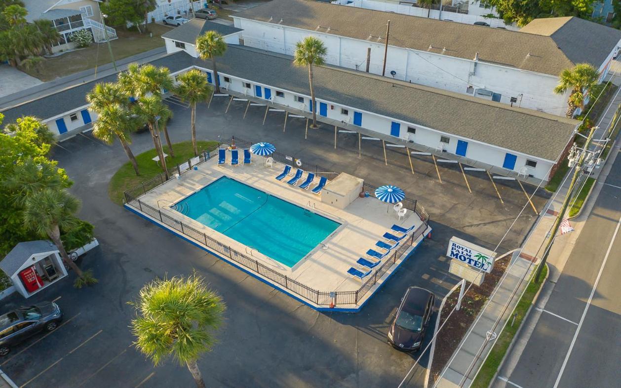 Royal Palms Motel photo 5