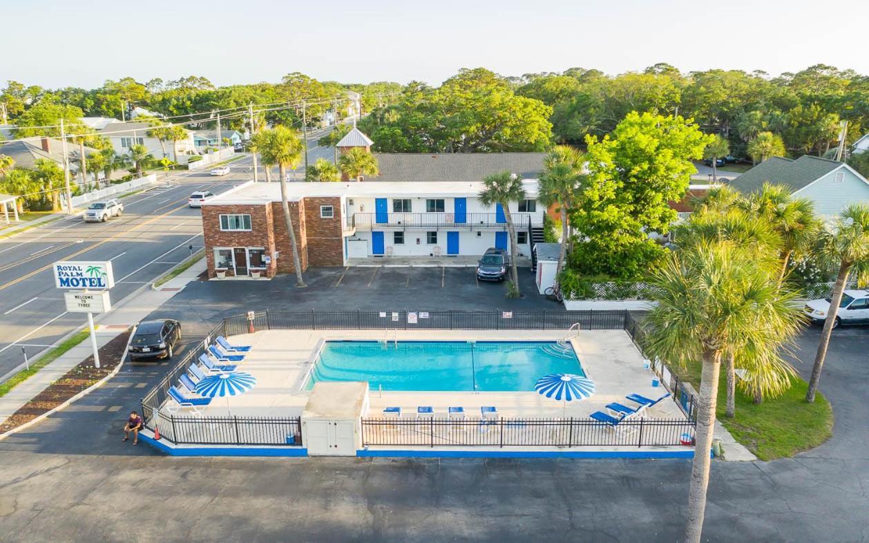 Royal Palms Motel photo 6