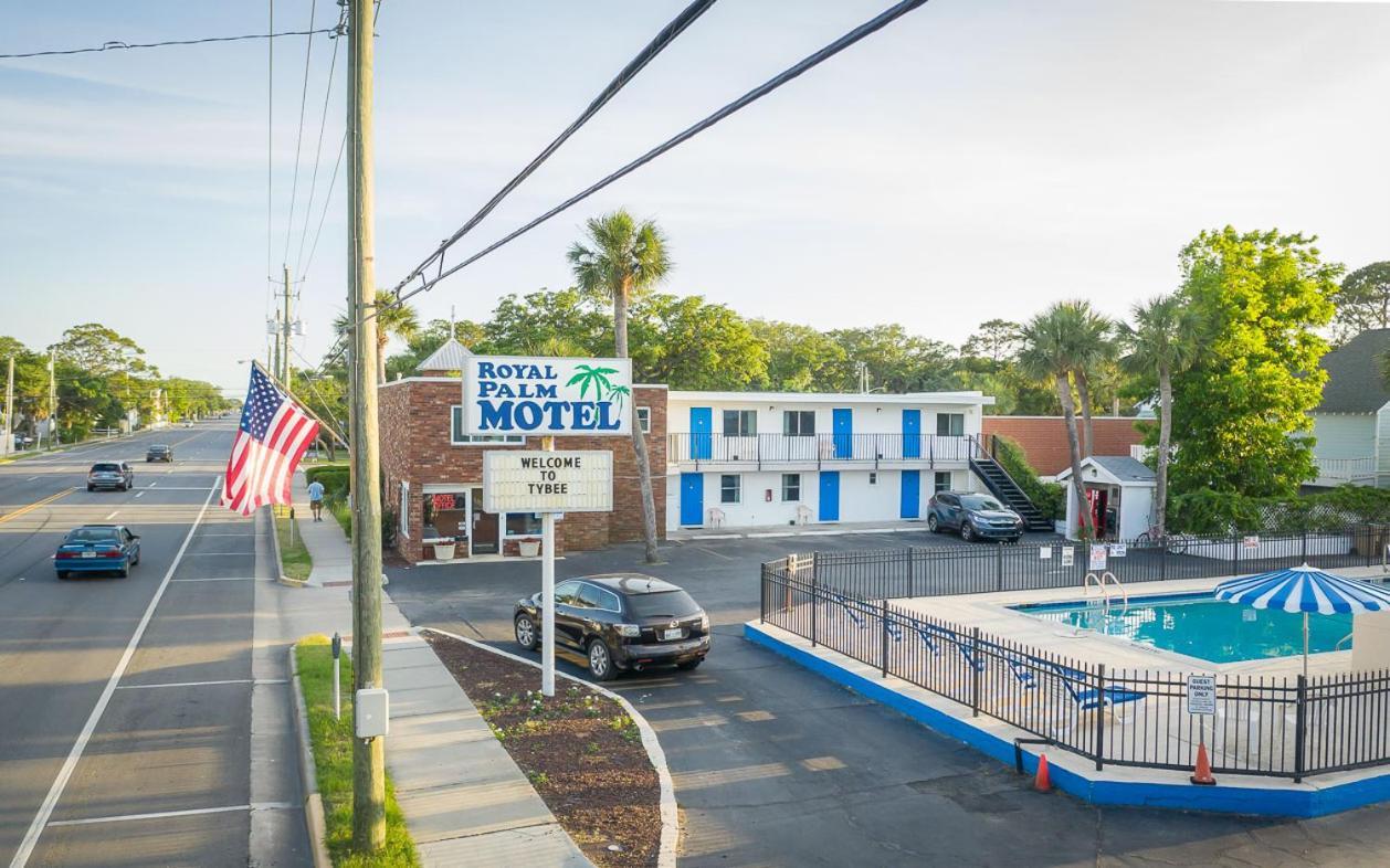Royal Palms Motel photo 8