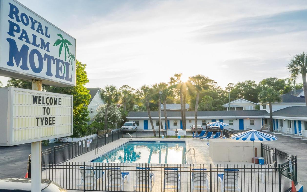 Royal Palms Motel photo 9