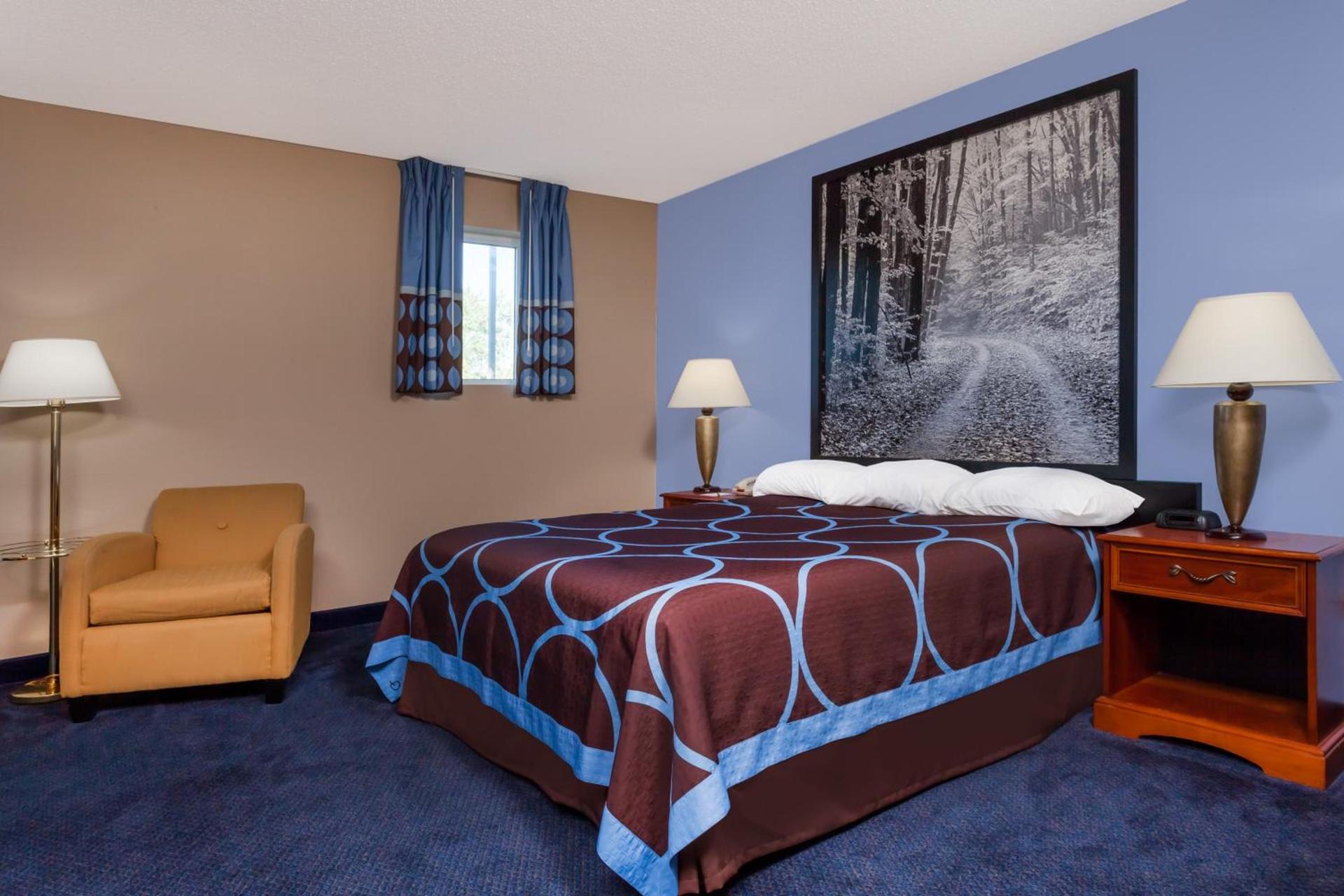 Super 8 by Wyndham Adrian photo 26