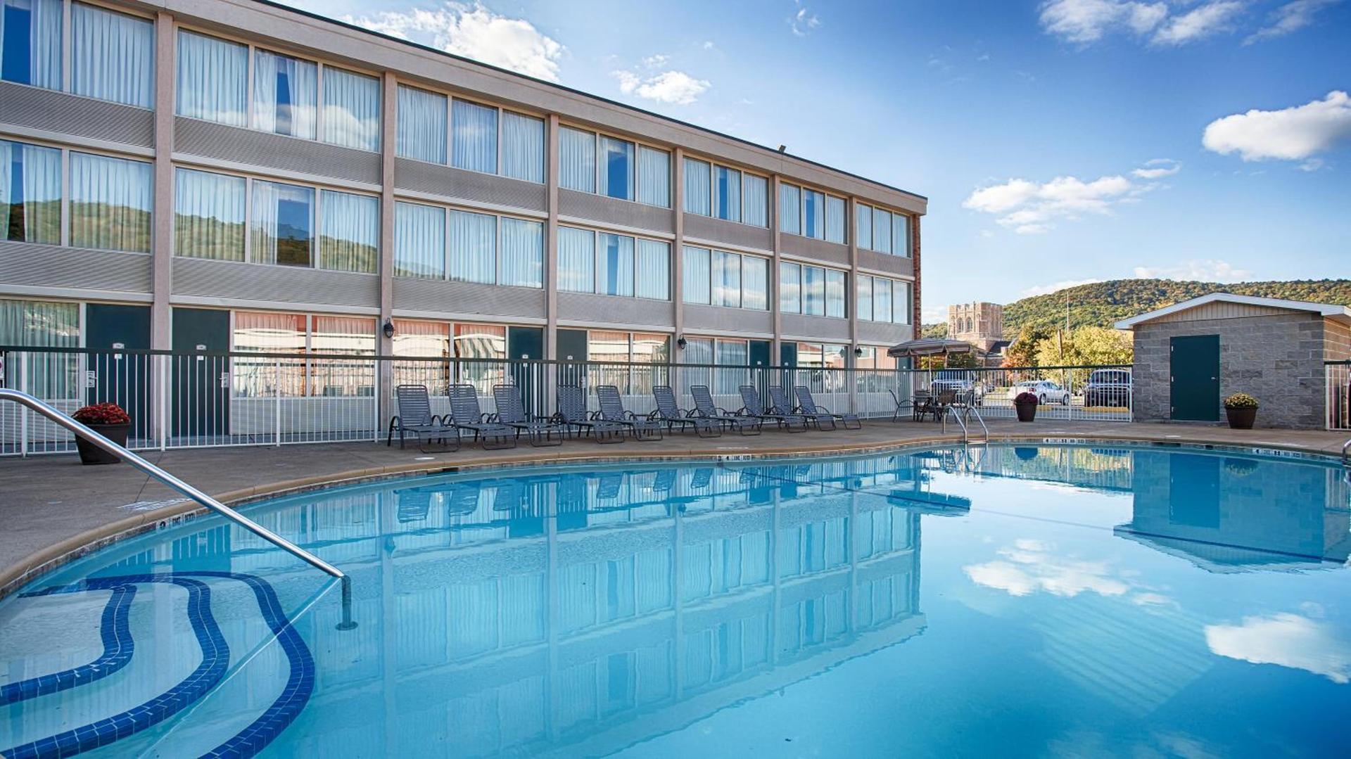 Best Western Plus Bradford Inn photo 8