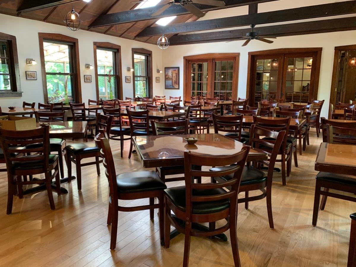 Gordon Beach Inn photo 4