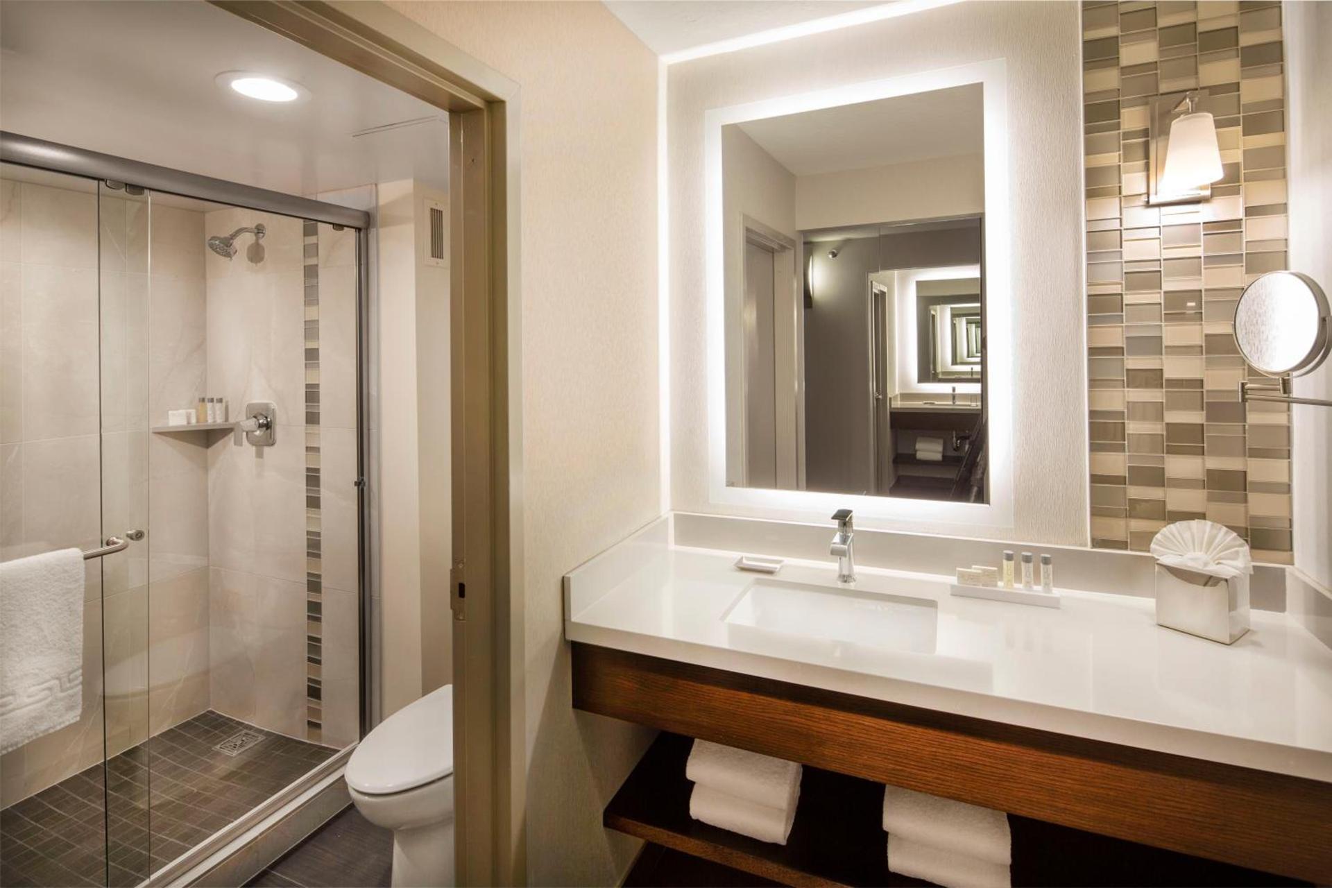 Silver Legacy Reno, A Caesars Destination photo 28