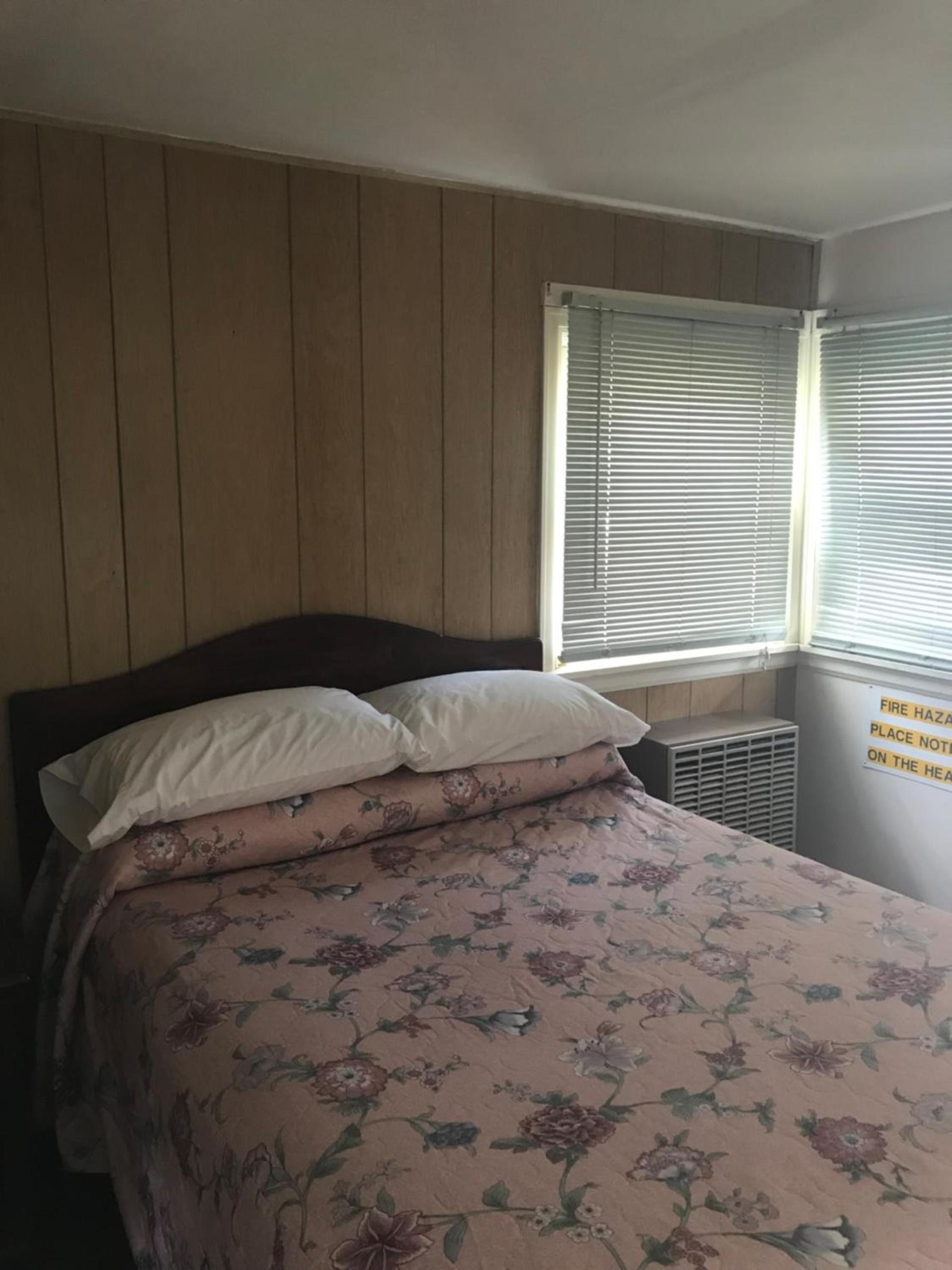 Evergreen Motel photo 33
