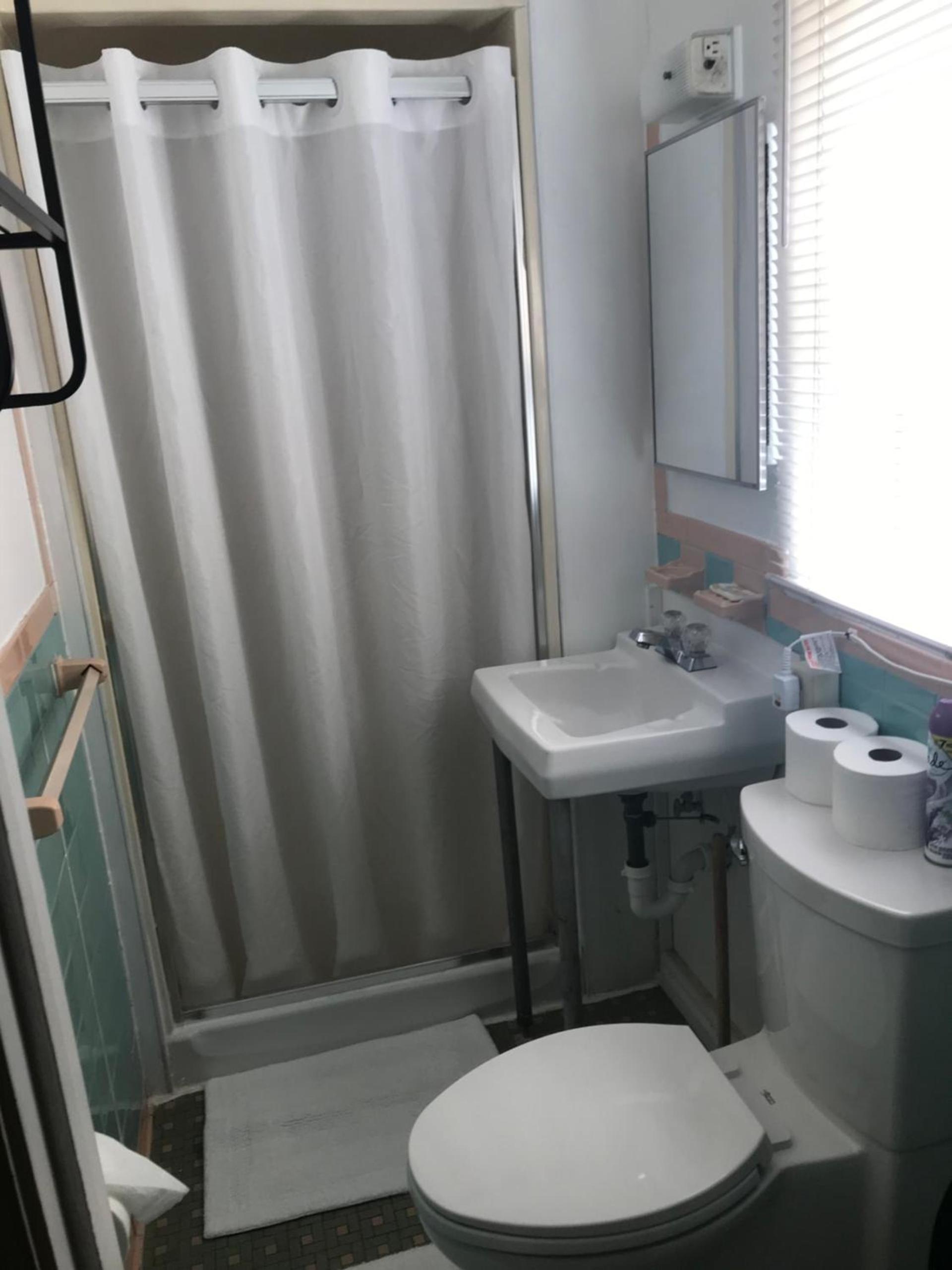 Evergreen Motel photo 30