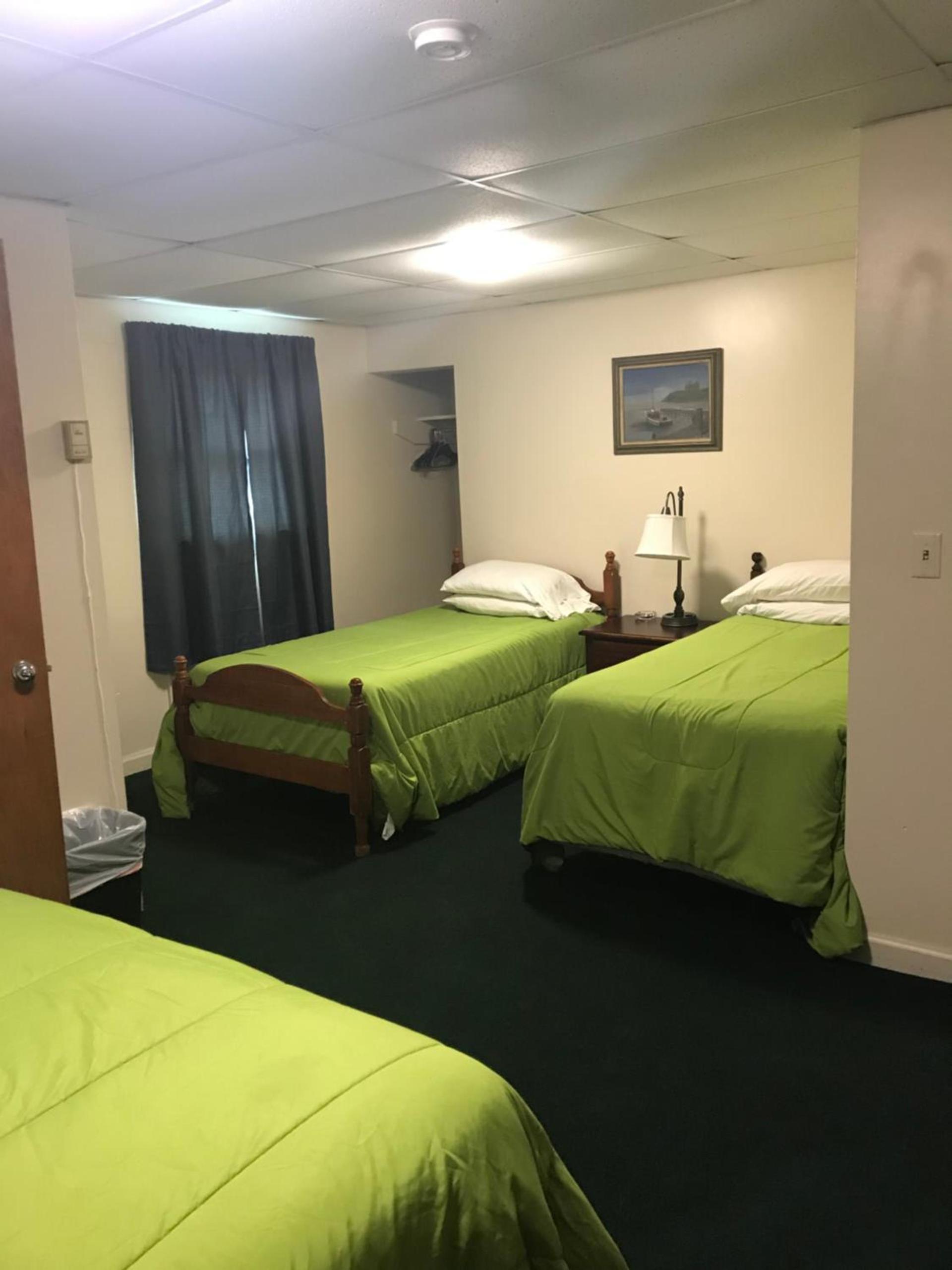 Evergreen Motel photo 50