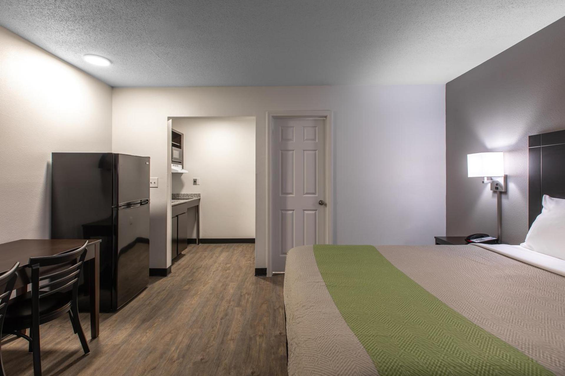 Studio 6-Greenville, SC - I-85 Near Downtown photo 14