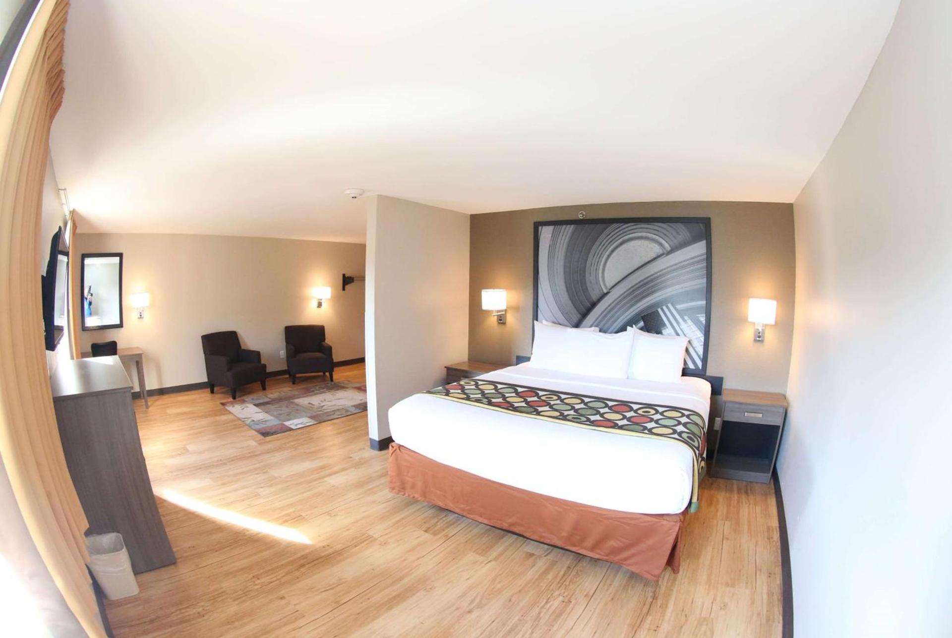 Super 8 by Wyndham Portsmouth photo 12