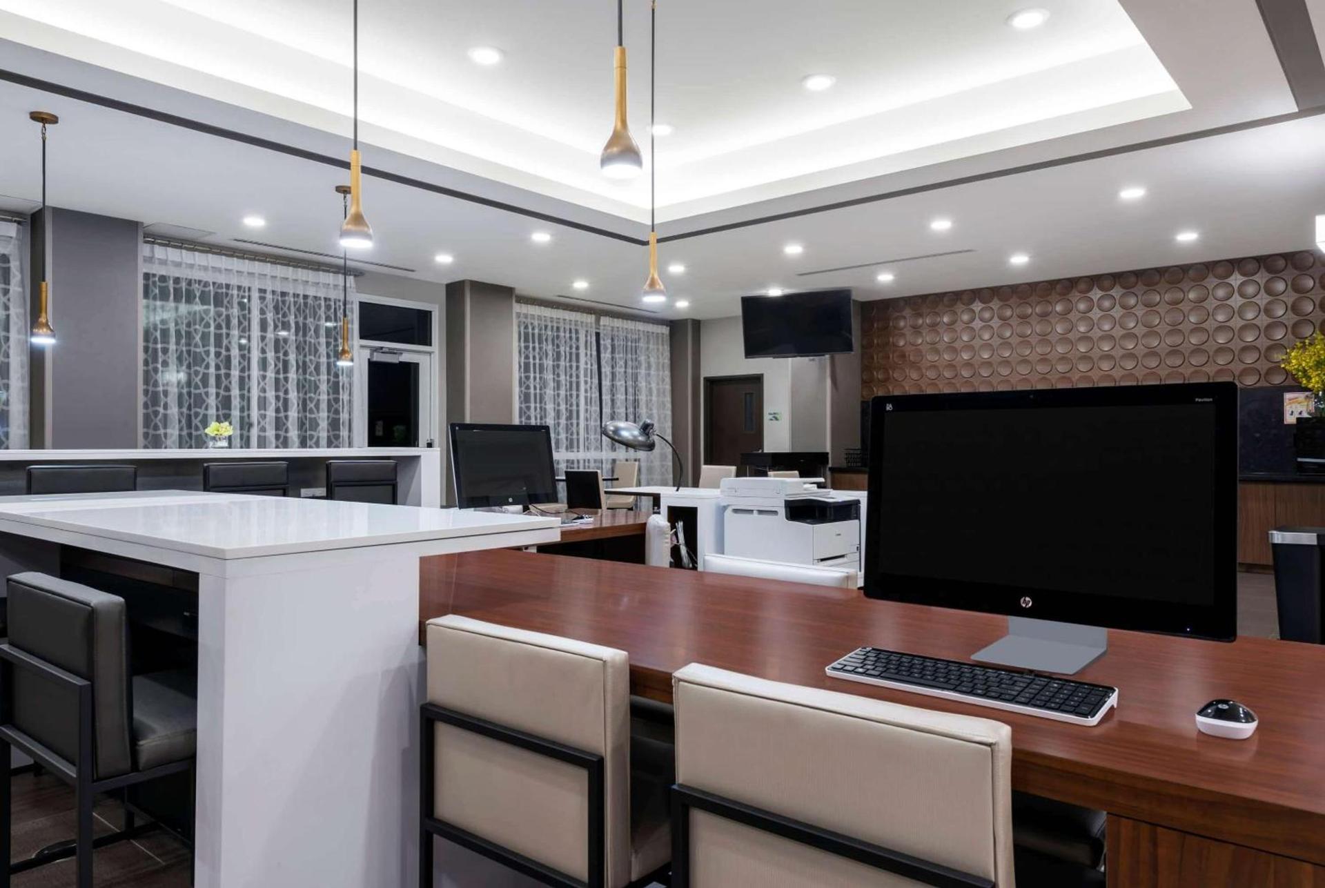 Wingate by Wyndham Angola photo 73