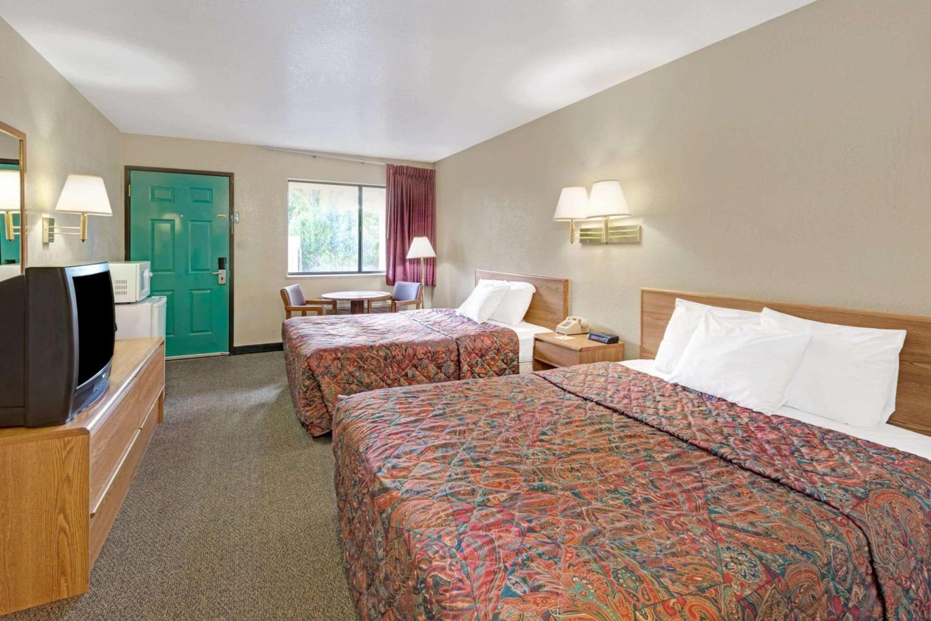 Days Inn by Wyndham Espanola photo 15