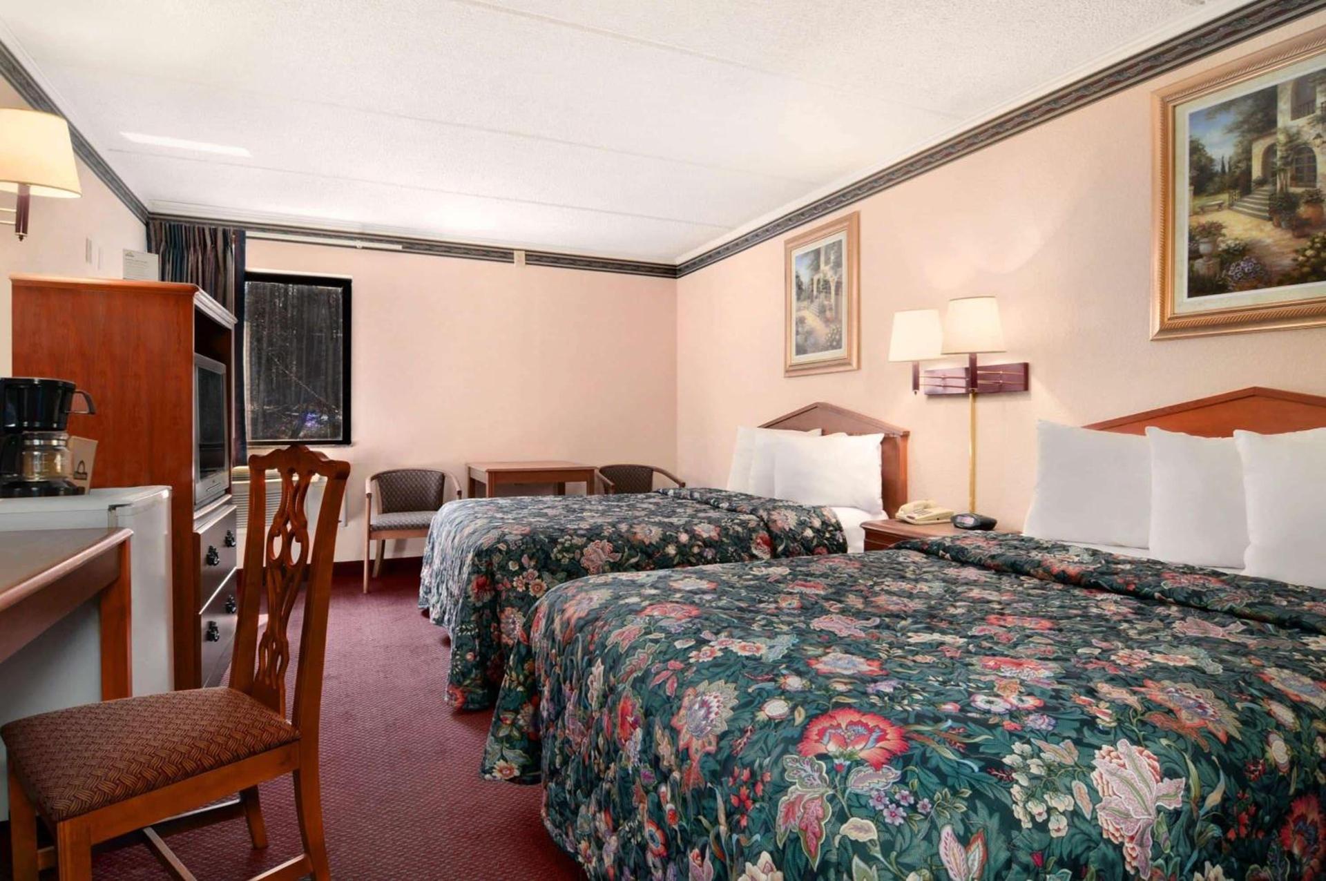 Days Inn by Wyndham Espanola photo 16
