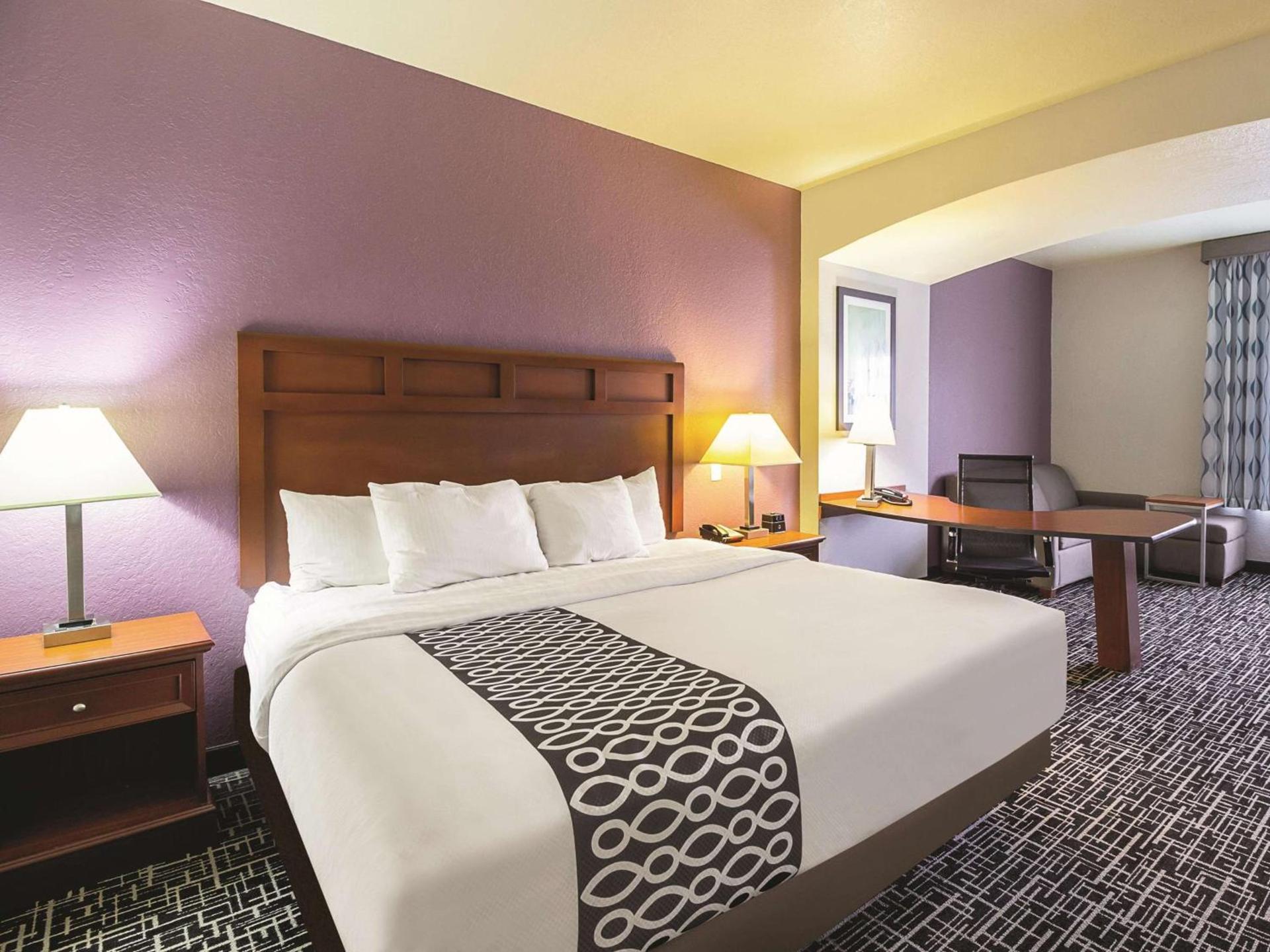 La Quinta by Wyndham Bowling Green photo 30
