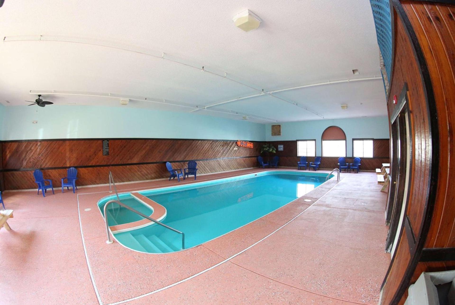 Super 8 by Wyndham Portsmouth photo 5