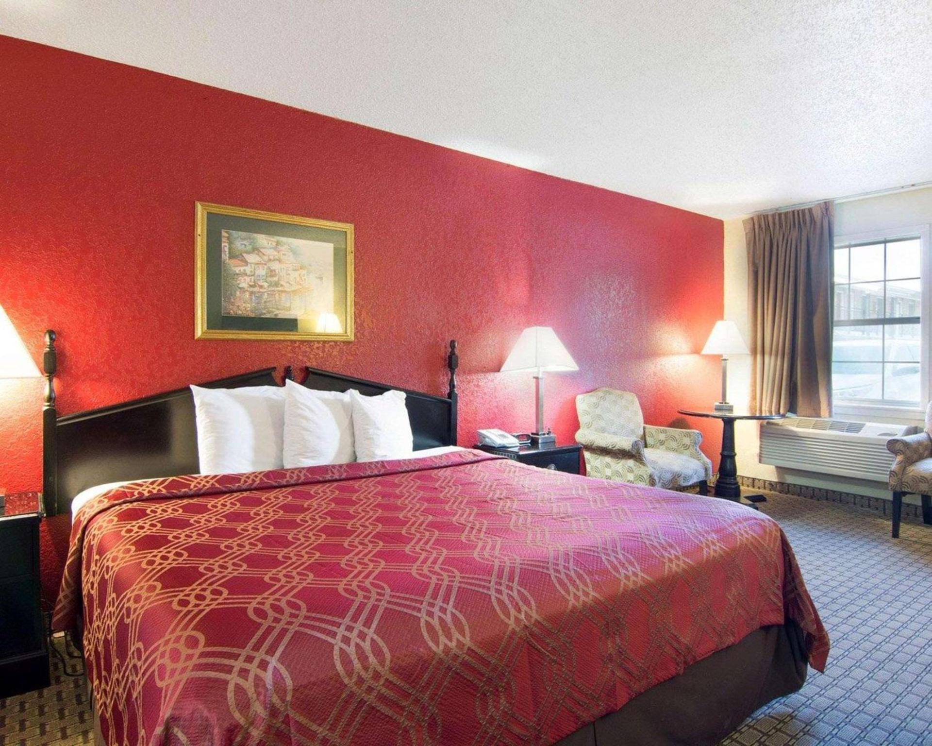 Econo Lodge Pine Bluff photo 13