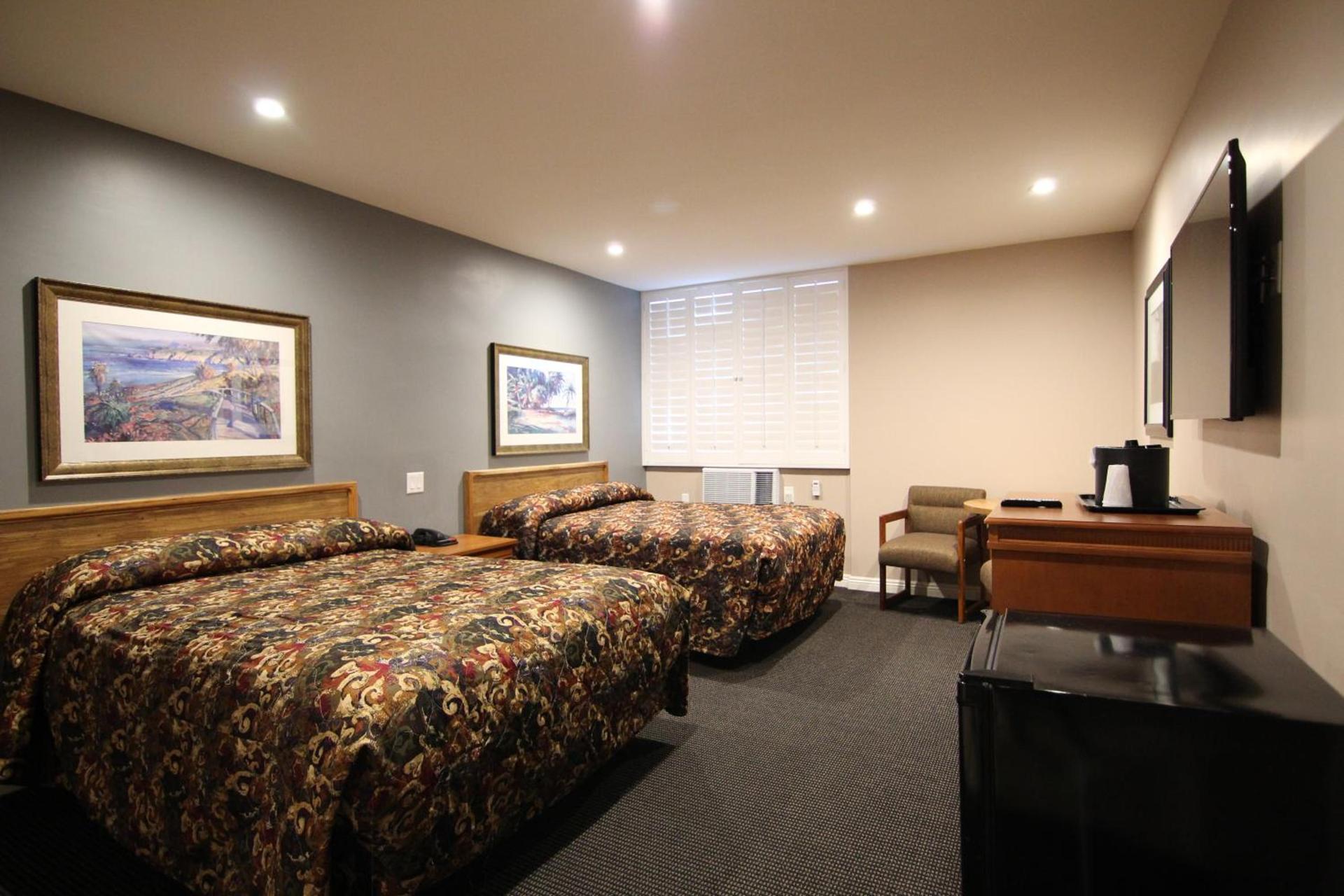 Dunes Inn - Wilshire photo 10