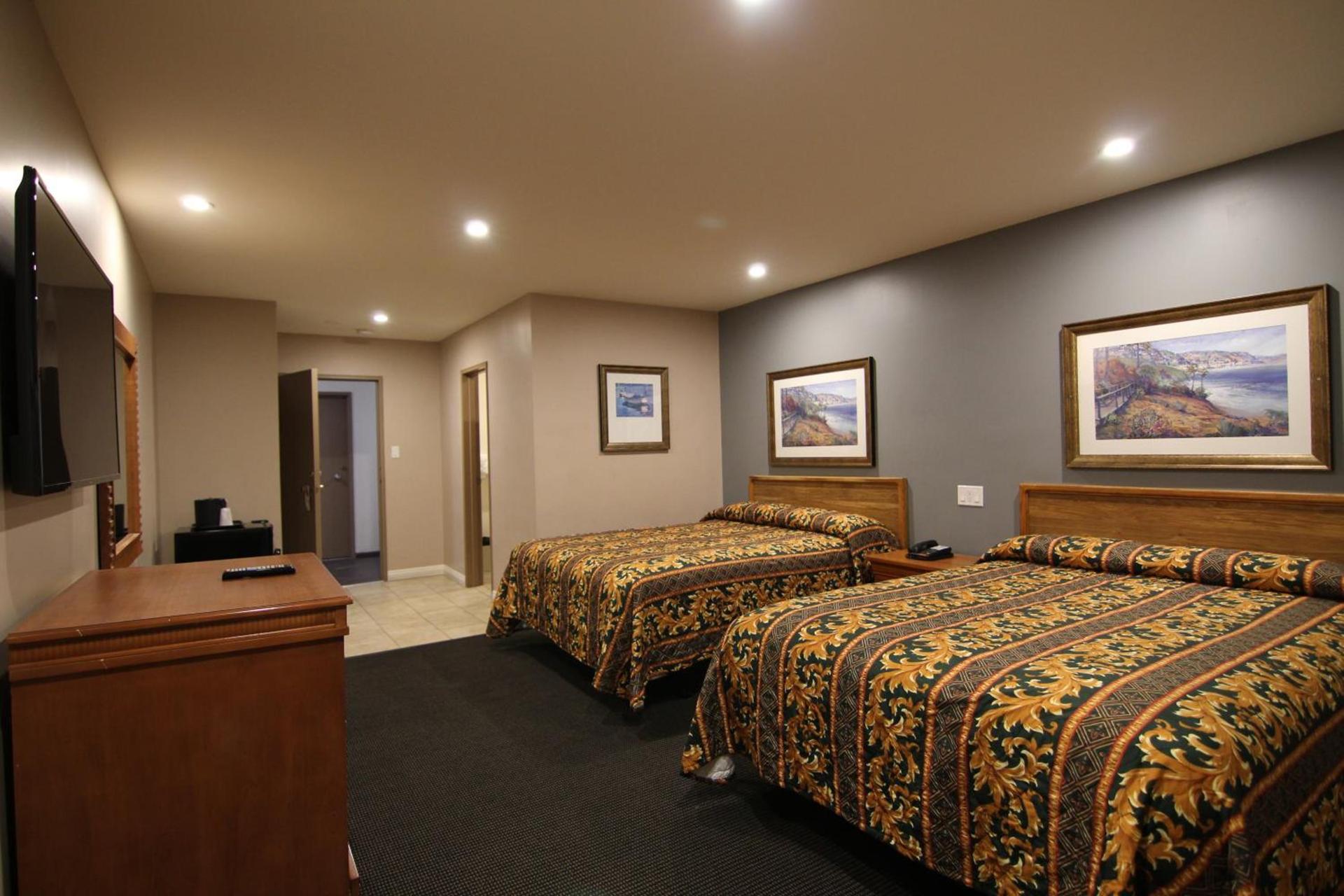 Dunes Inn - Wilshire photo 12