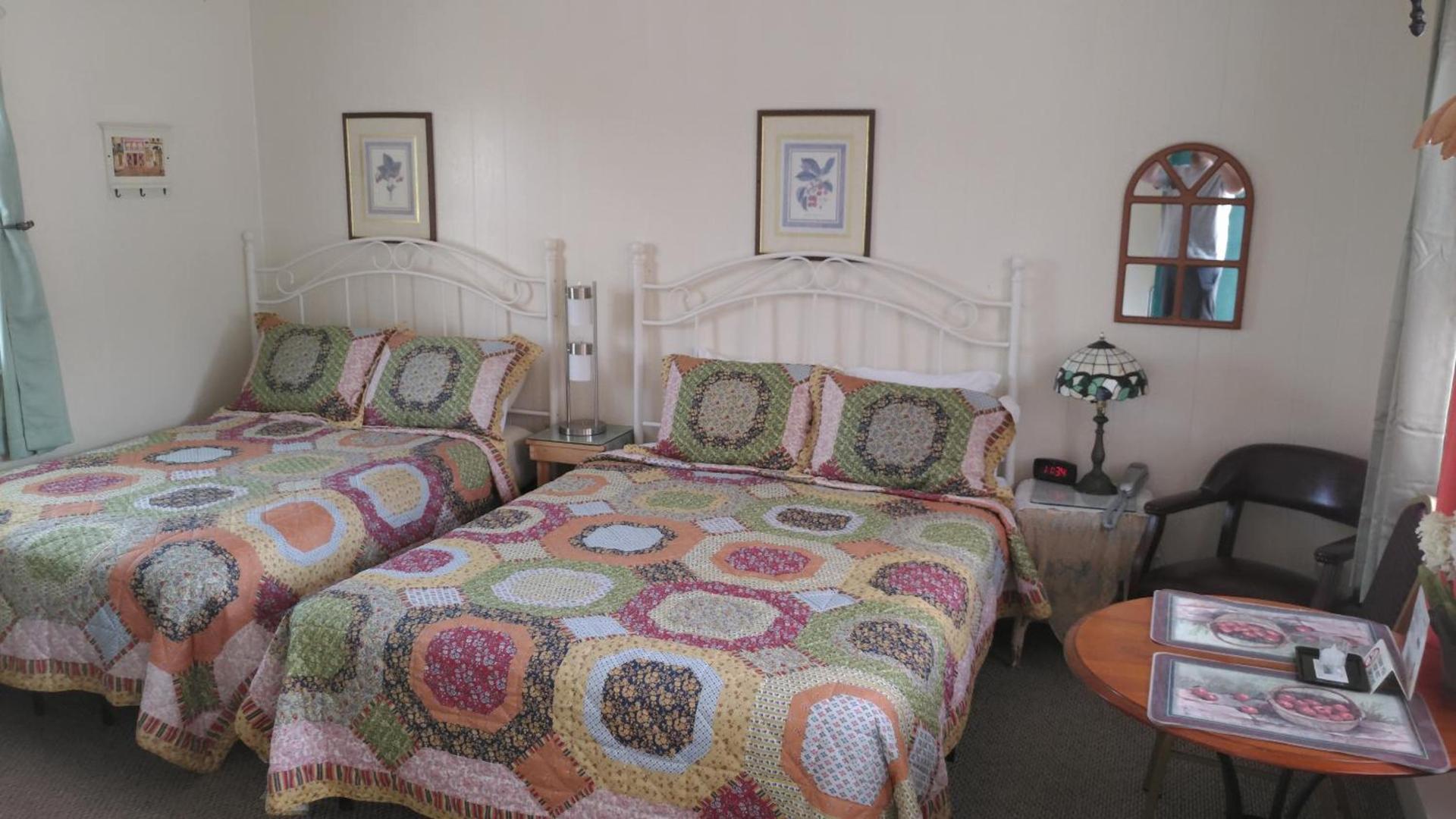 Midway Lodging photo 30
