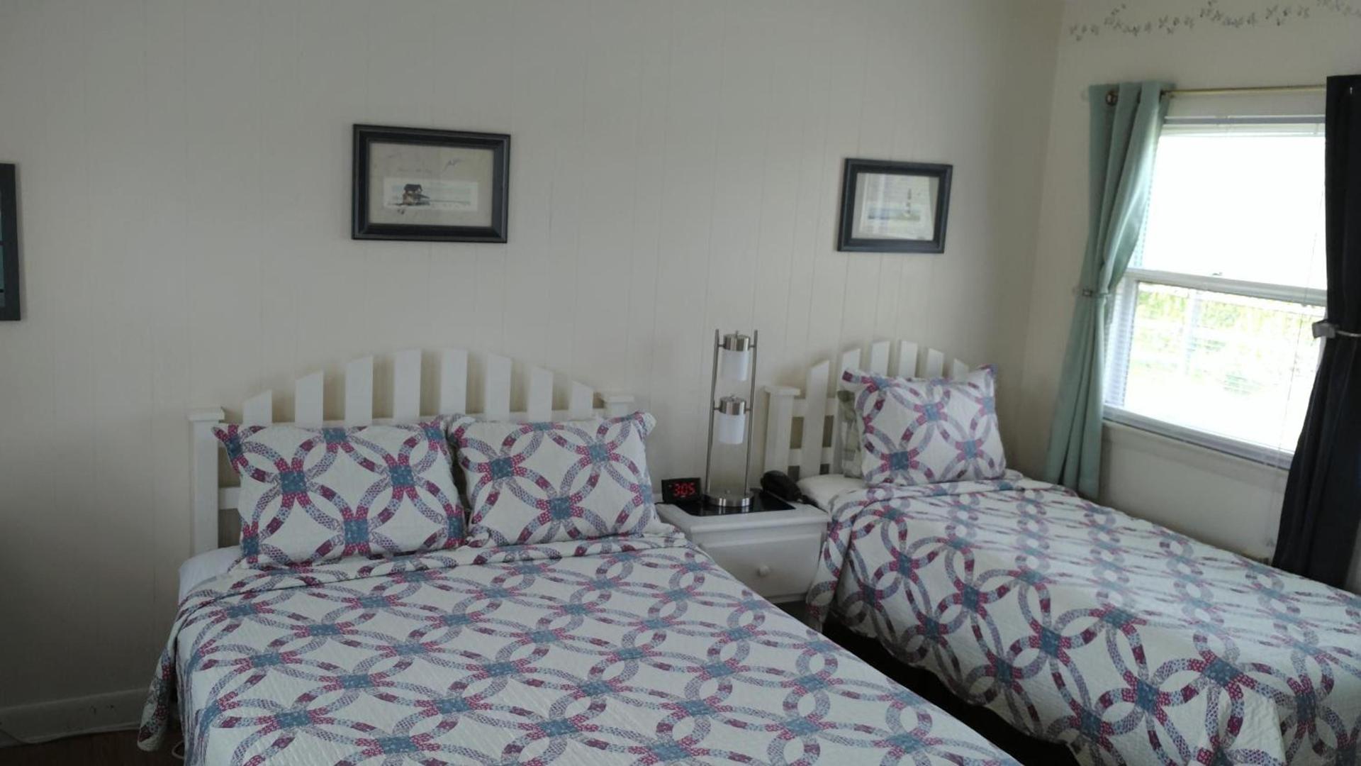 Midway Lodging photo 2