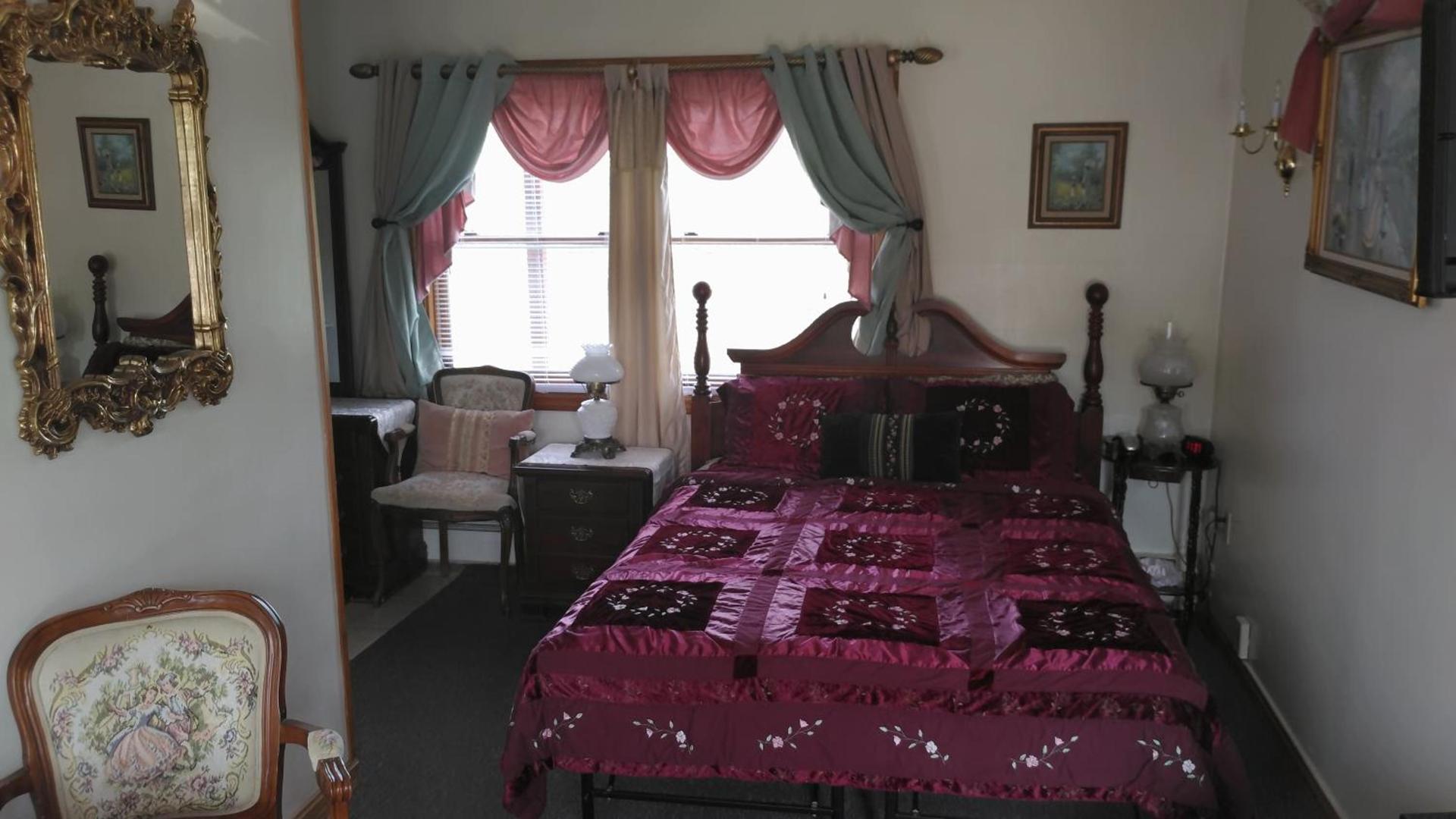 Midway Lodging photo 19