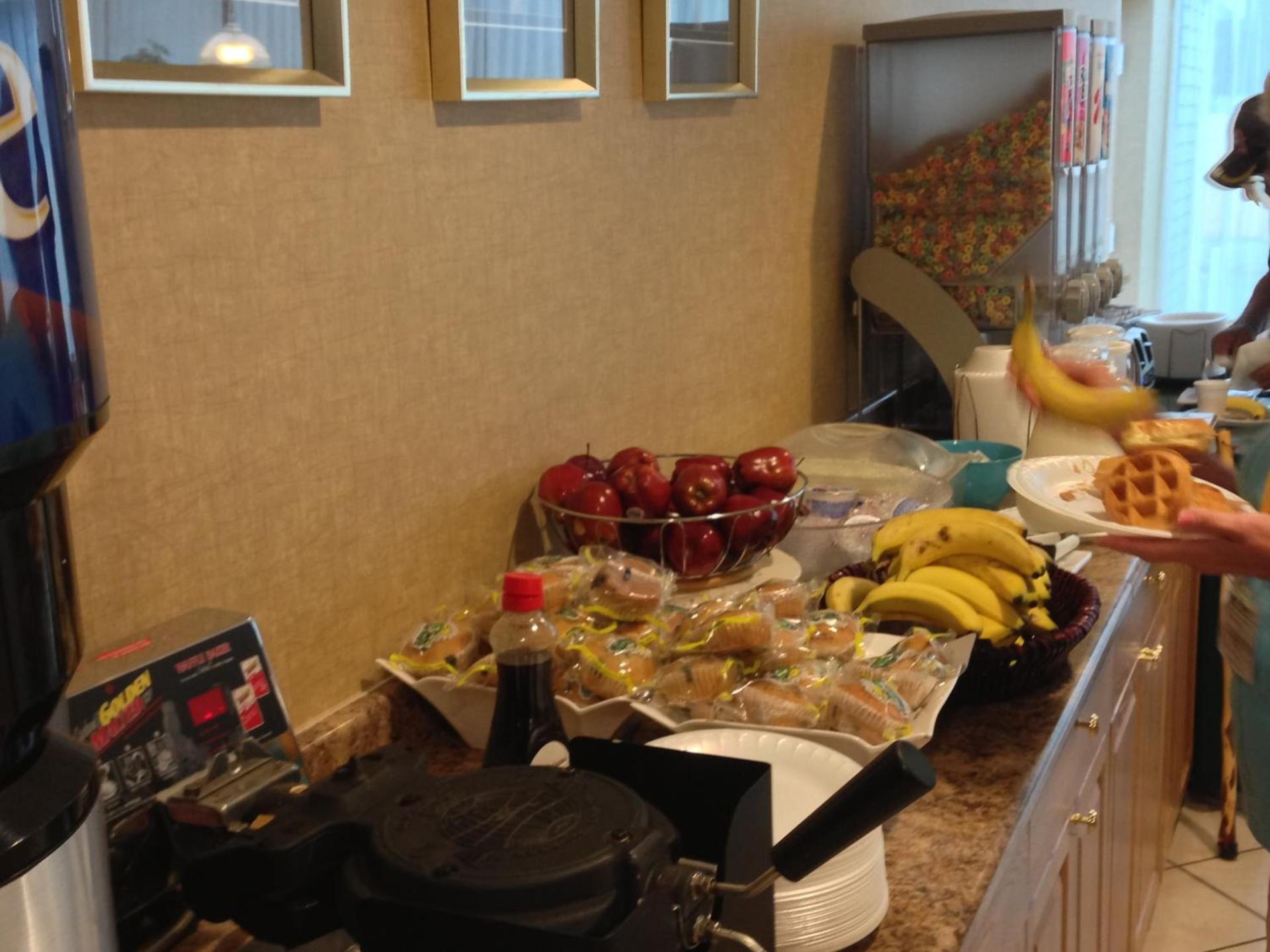 Ambassador Inn and Suites photo 29