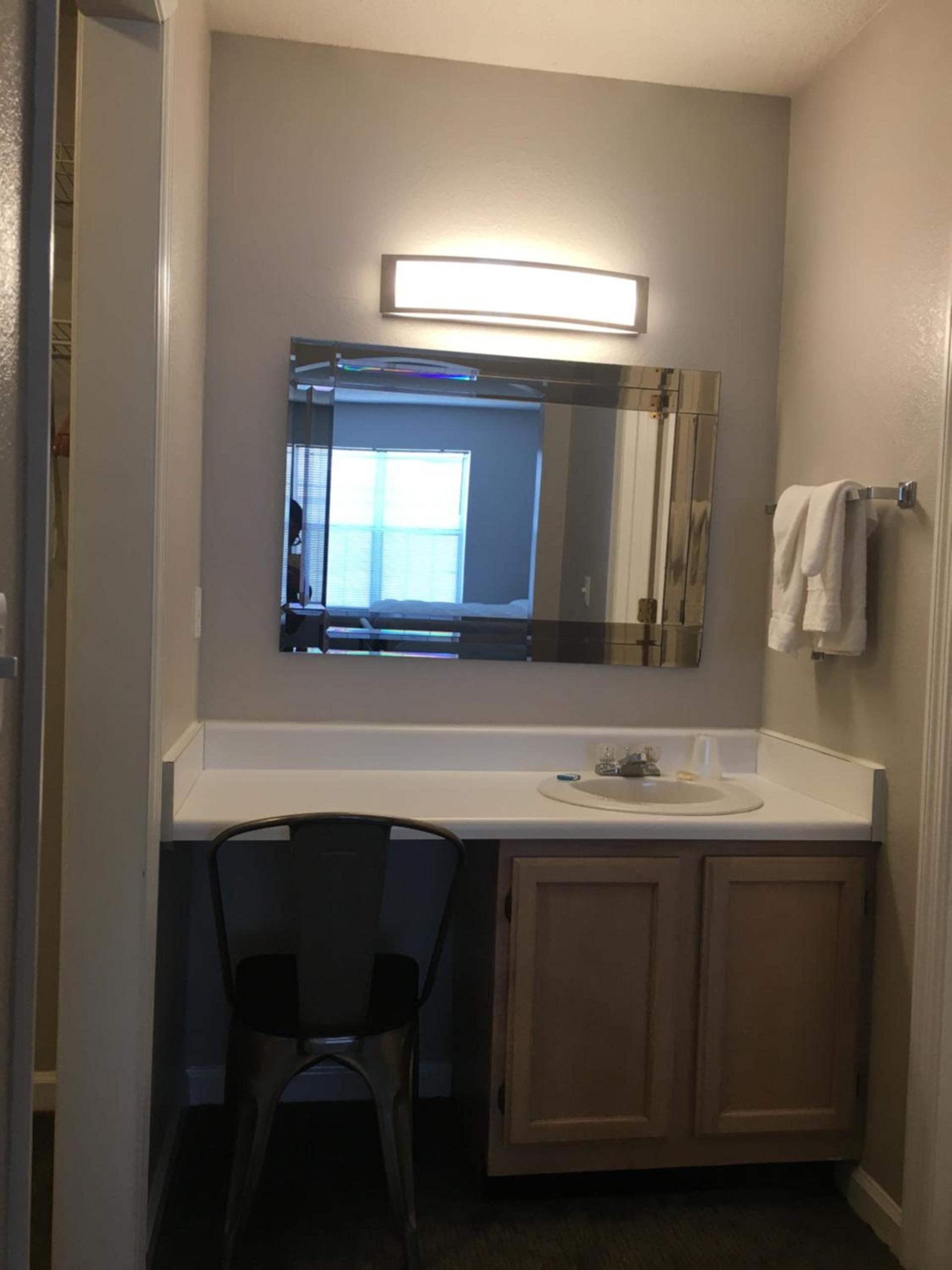 Ambassador Inn photo 10