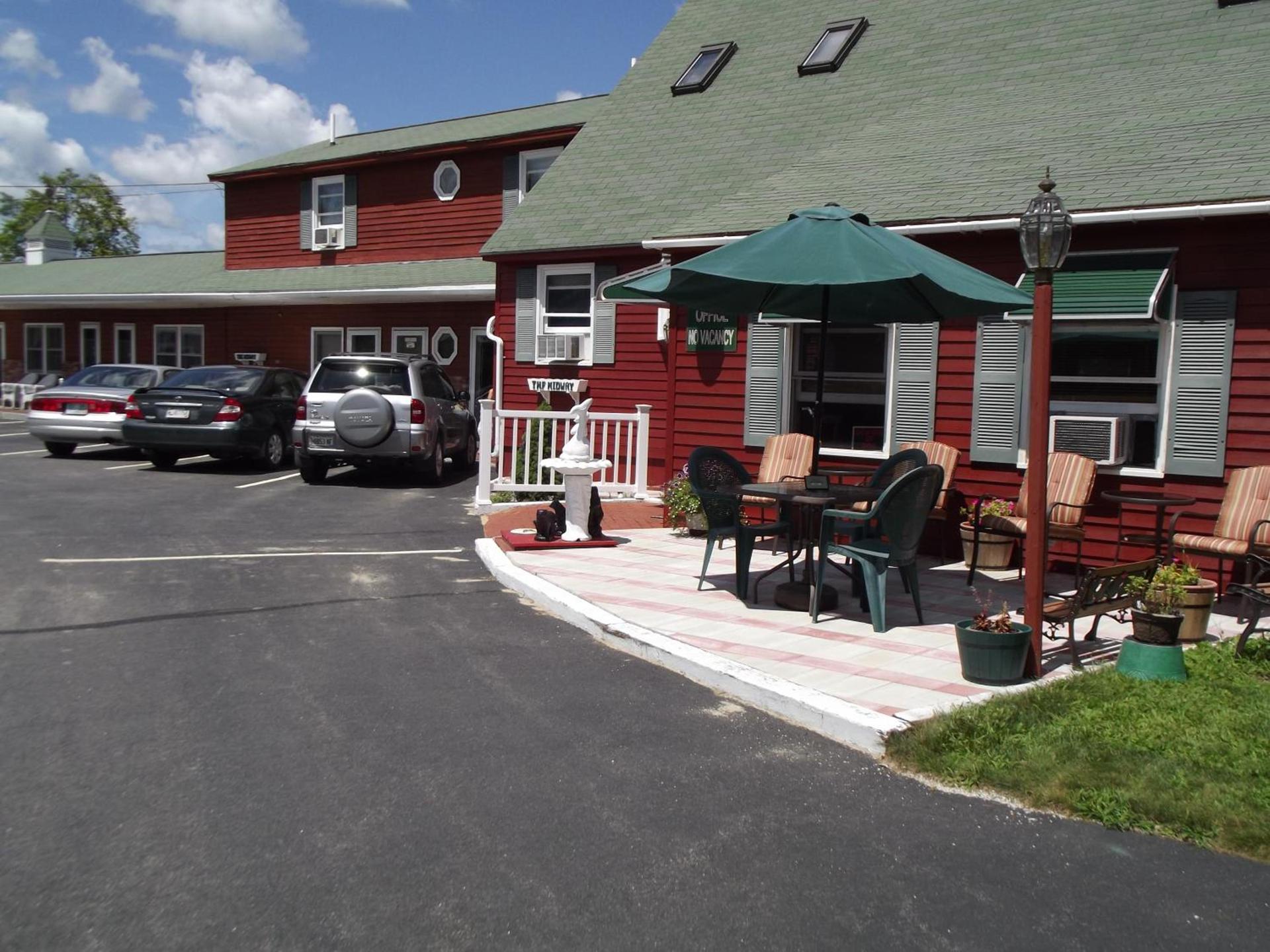 Midway Lodging photo 12
