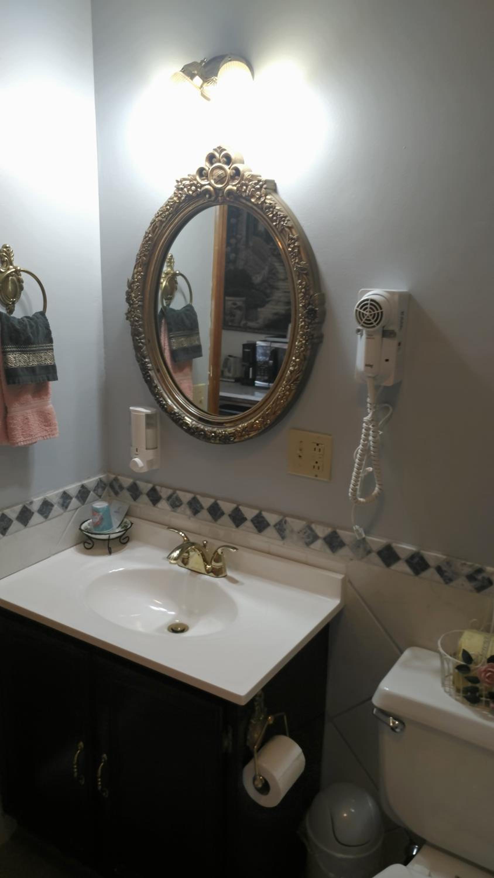 Midway Lodging photo 7