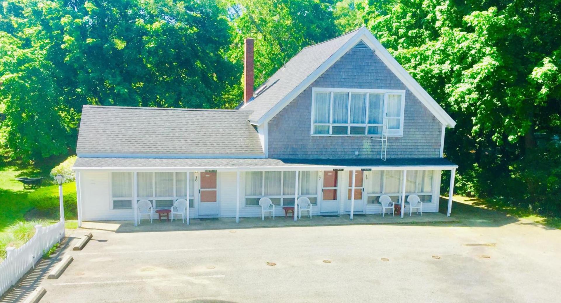 Sesuit Harbor House photo 13