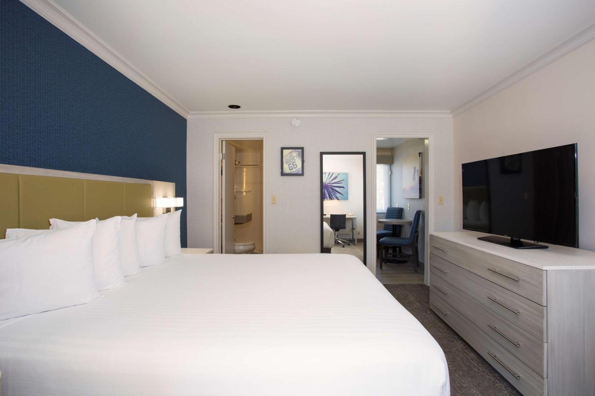 SureStay Hotel by Best Western Santa Monica photo 53