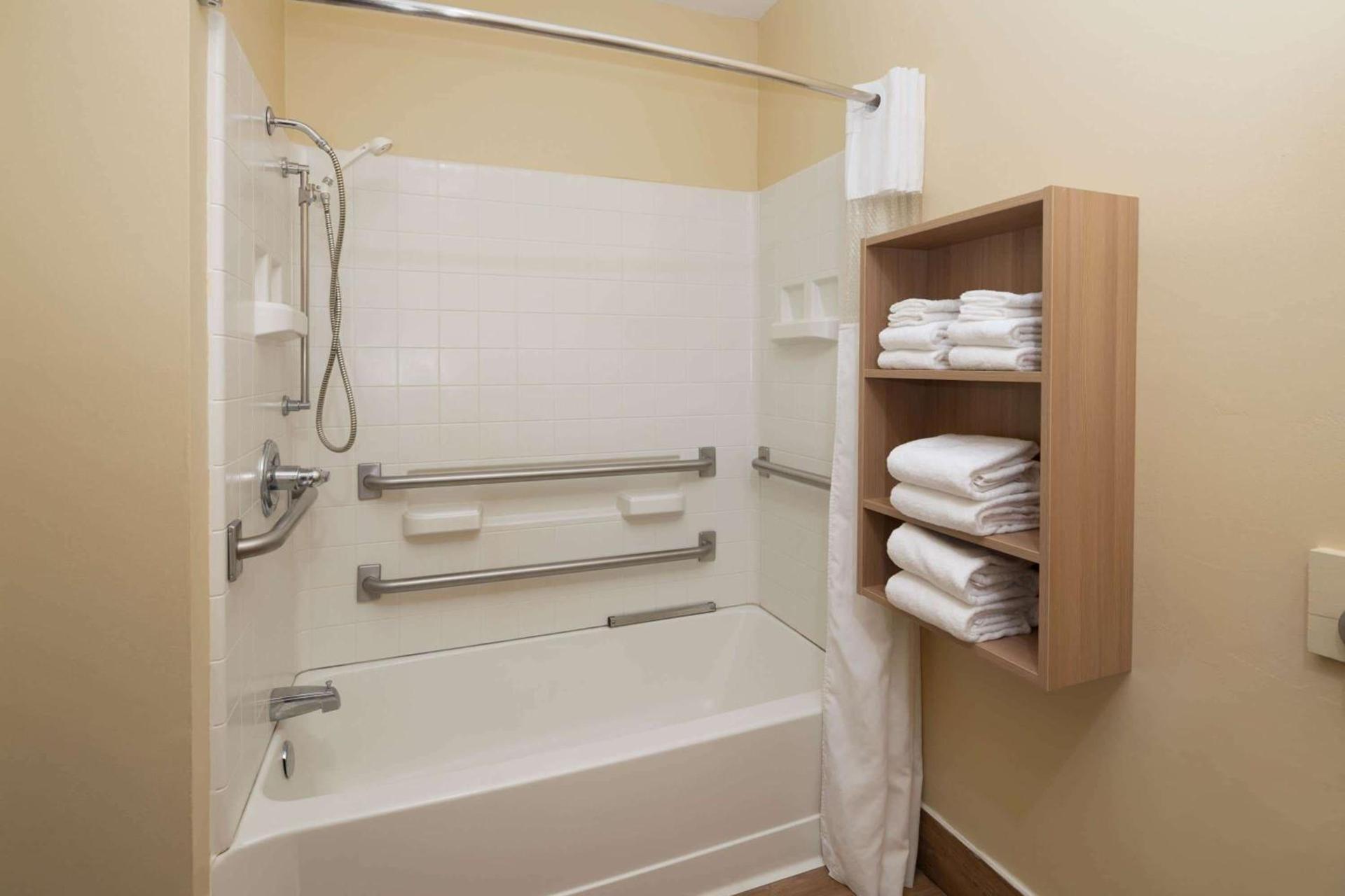 Microtel Inn & Suites by Wyndham Florence photo 4