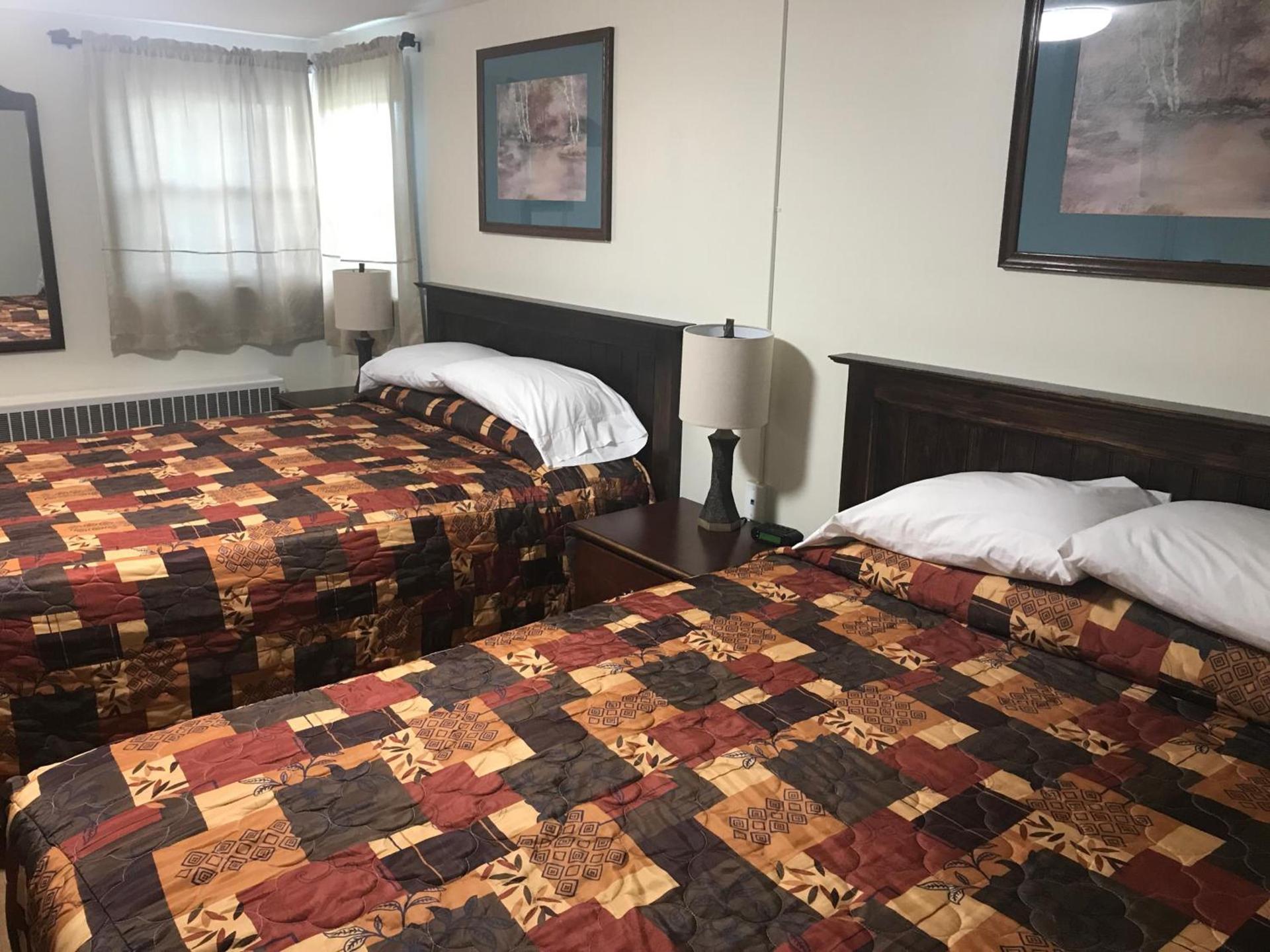 Evergreen Motel photo 36