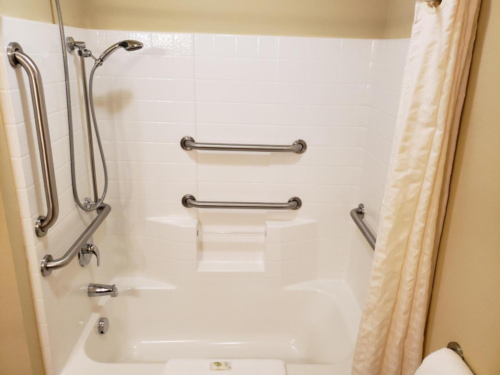 Cobblestone Inn & Suites - Holyoke photo 4