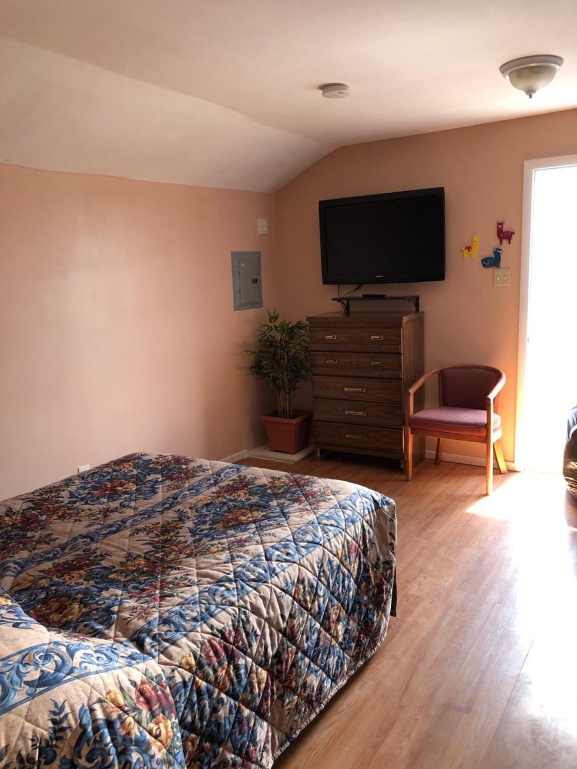 Hillside Motel photo 12