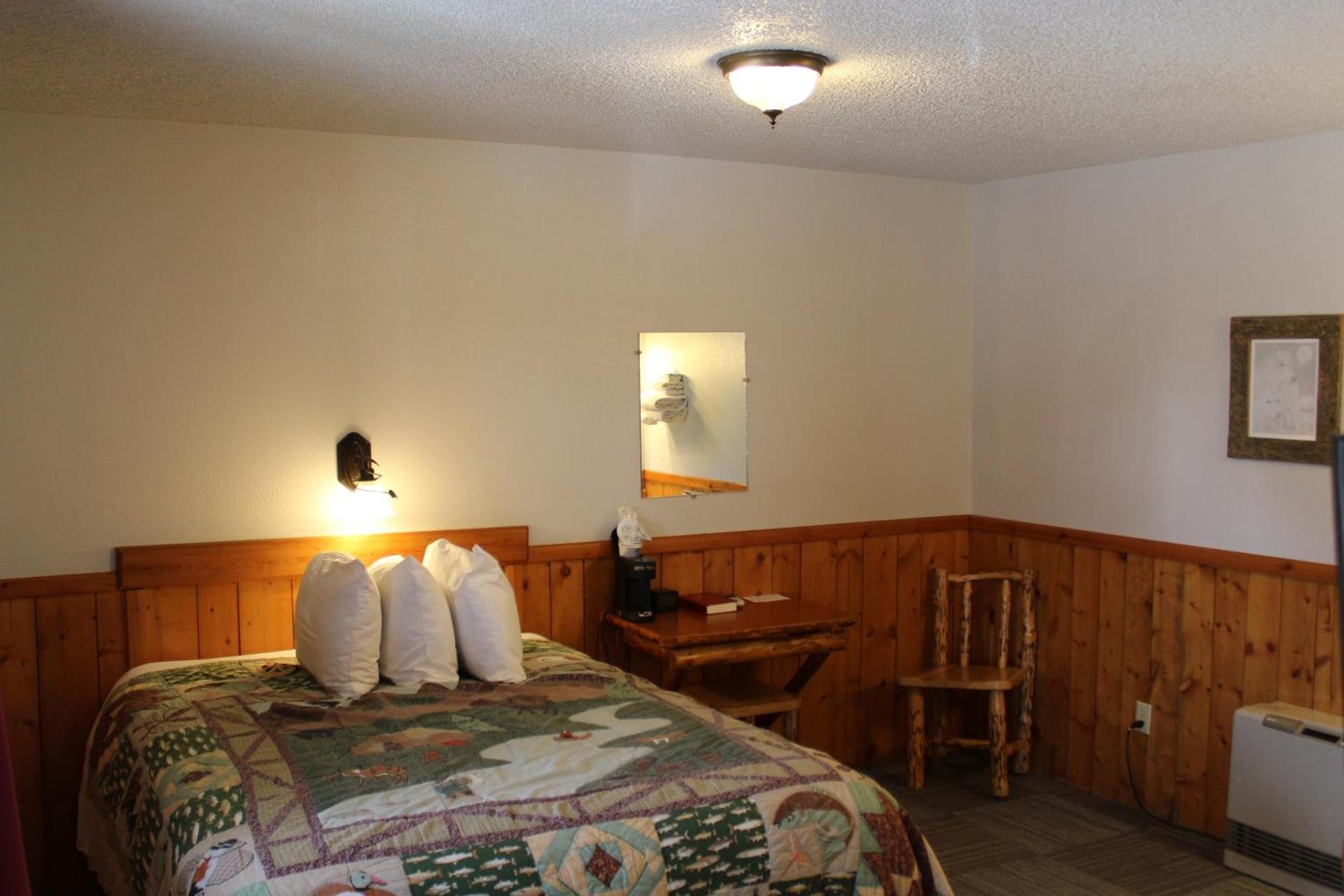 Alpine Motel of Cooke City photo 26