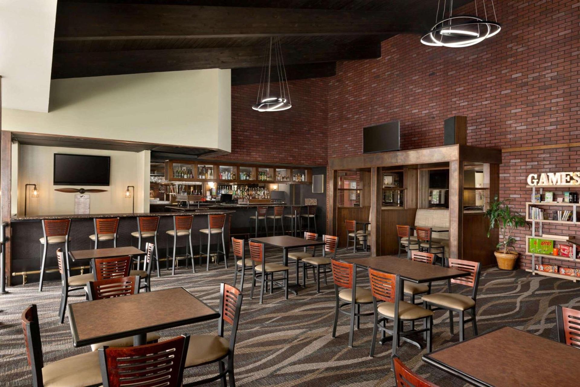 Ramada by Wyndham Spokane Airport photo 38