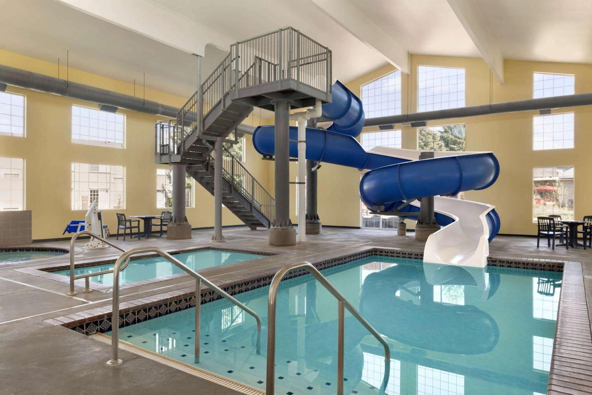 Ramada by Wyndham Spokane Airport photo 7