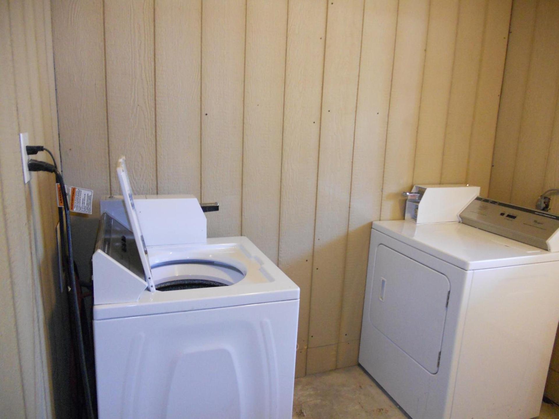 Knights Inn Harrisonville photo 8