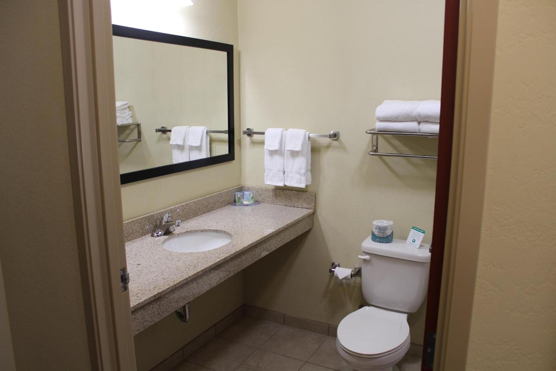 Cobblestone Inn & Suites - Rugby photo 14