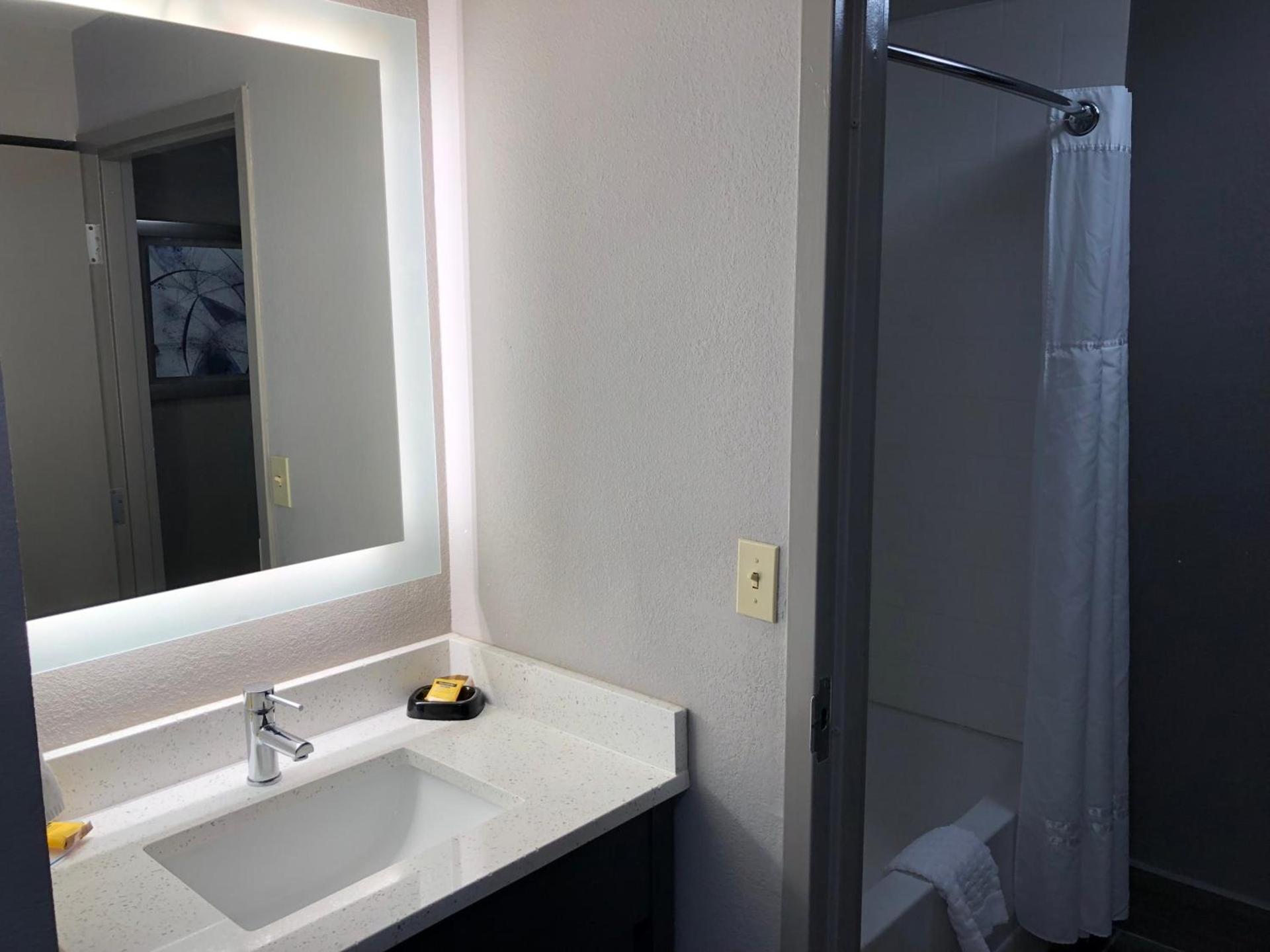 Best Western Plus Spartanburg photo 28