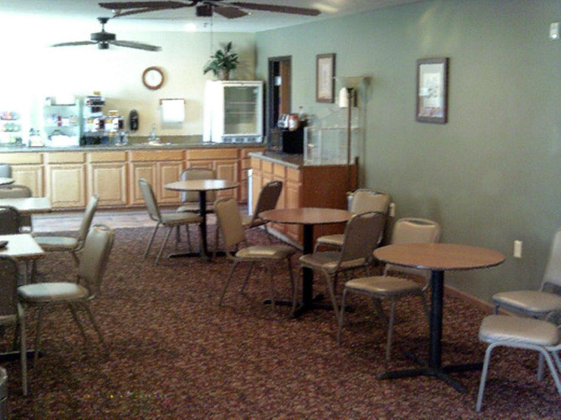 Capri Inn & Suites - Beatrice photo 19