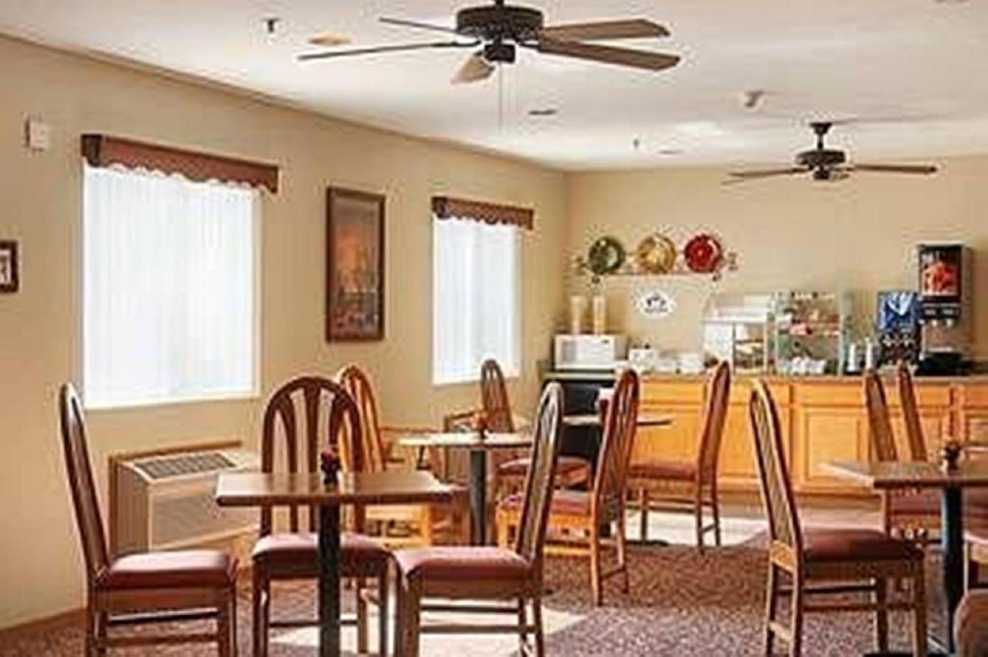 Capri Inn & Suites - Beatrice photo 18