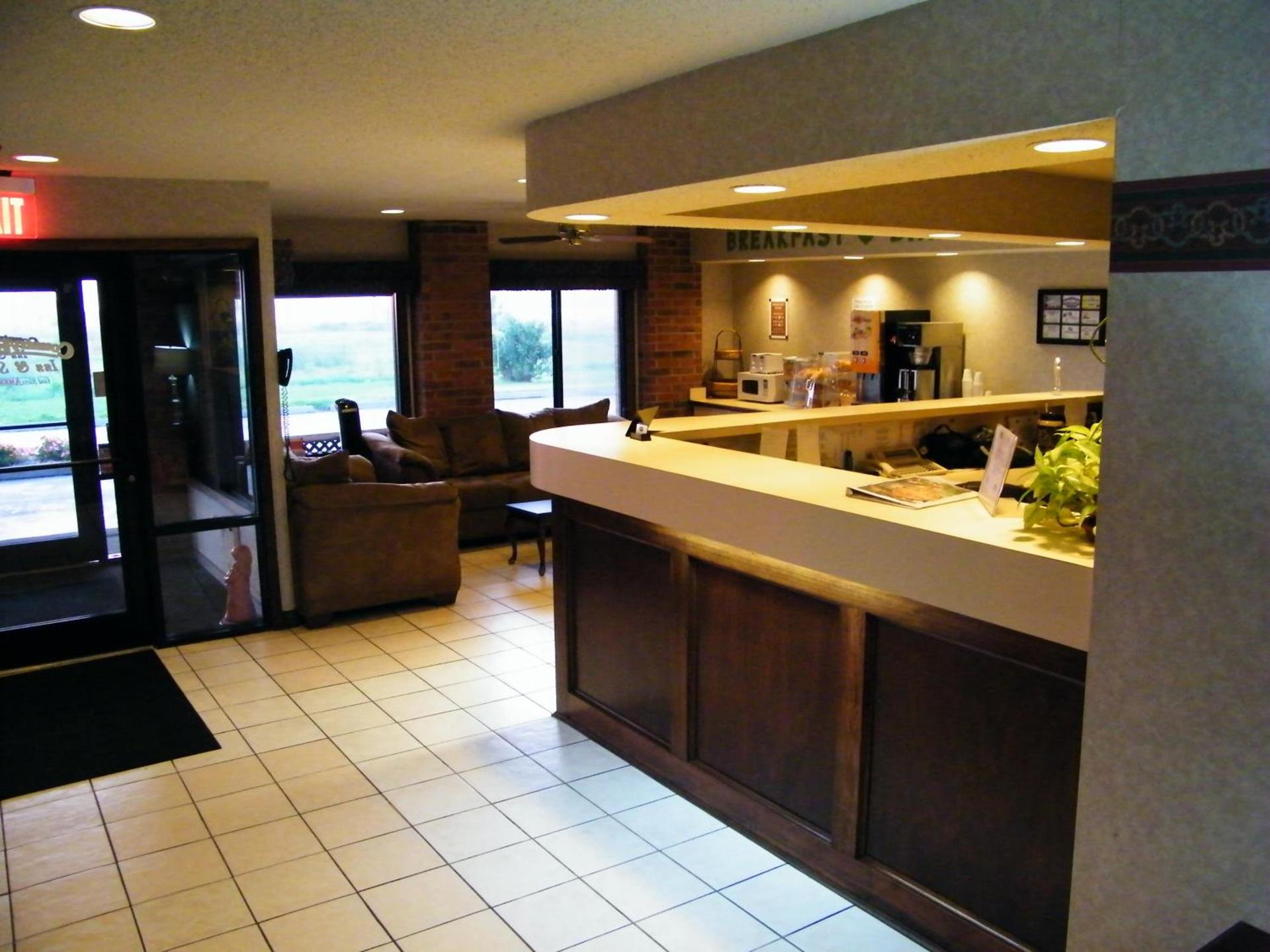Capital O Amerihost Inn and Suites Mexico Hwy 54 MO photo 17