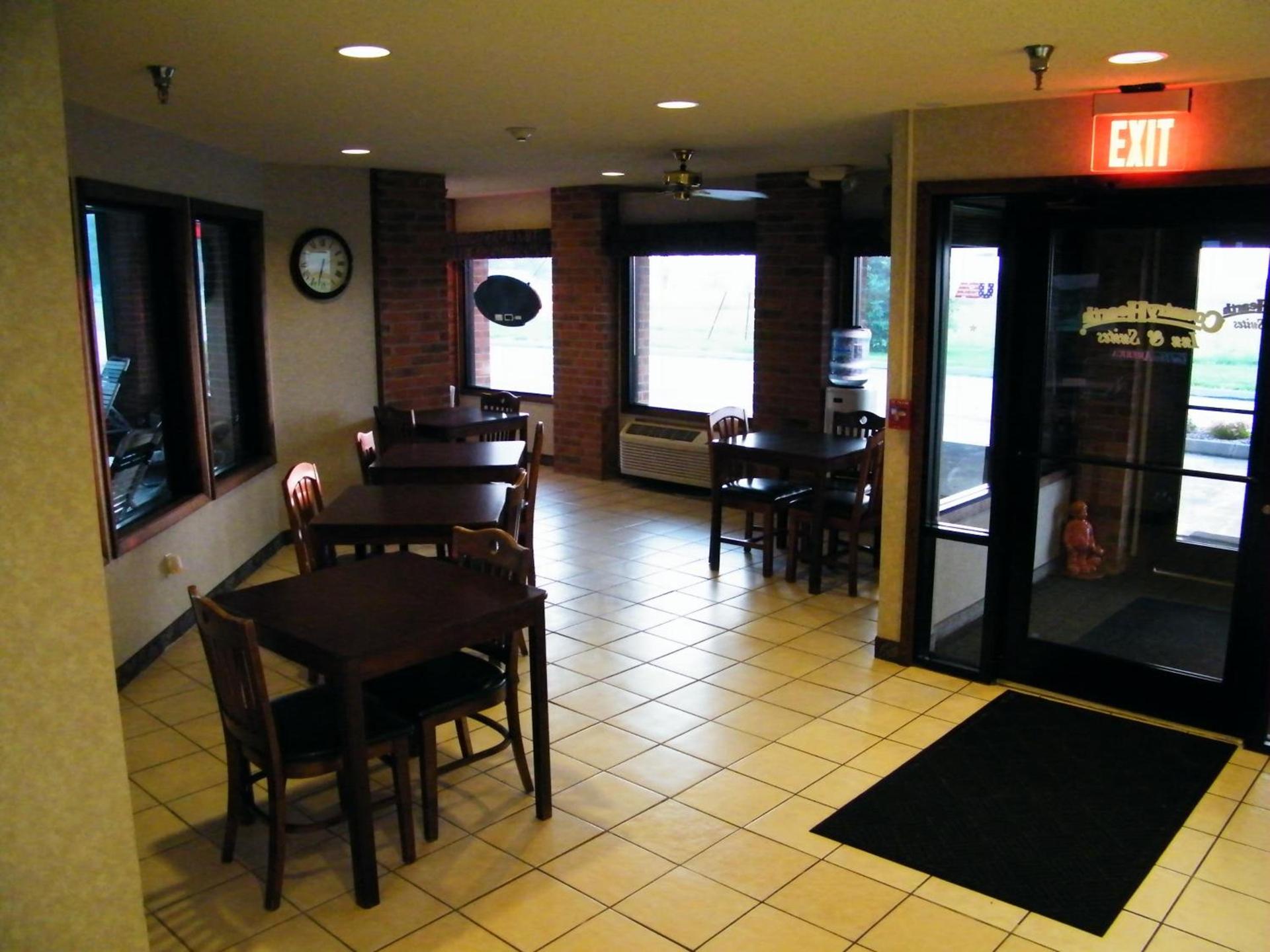 Capital O Amerihost Inn and Suites Mexico Hwy 54 MO photo 16