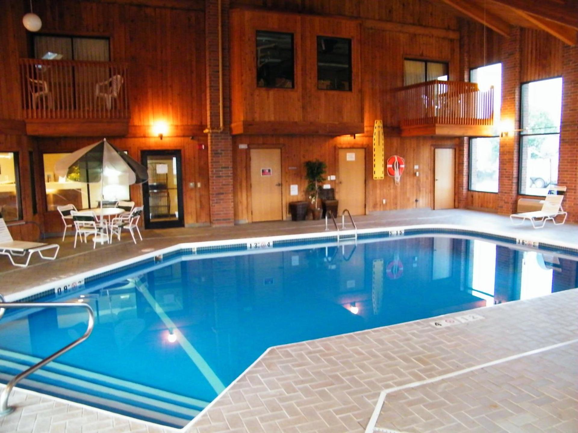 Capital O Amerihost Inn and Suites Mexico Hwy 54 MO photo 23